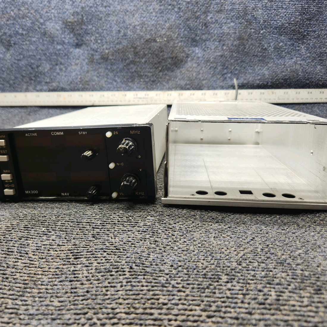 Used aircraft parts for sale, MX300 TKM cessna 150G NAV/COMM 14 VDC with Tray and Connectors
