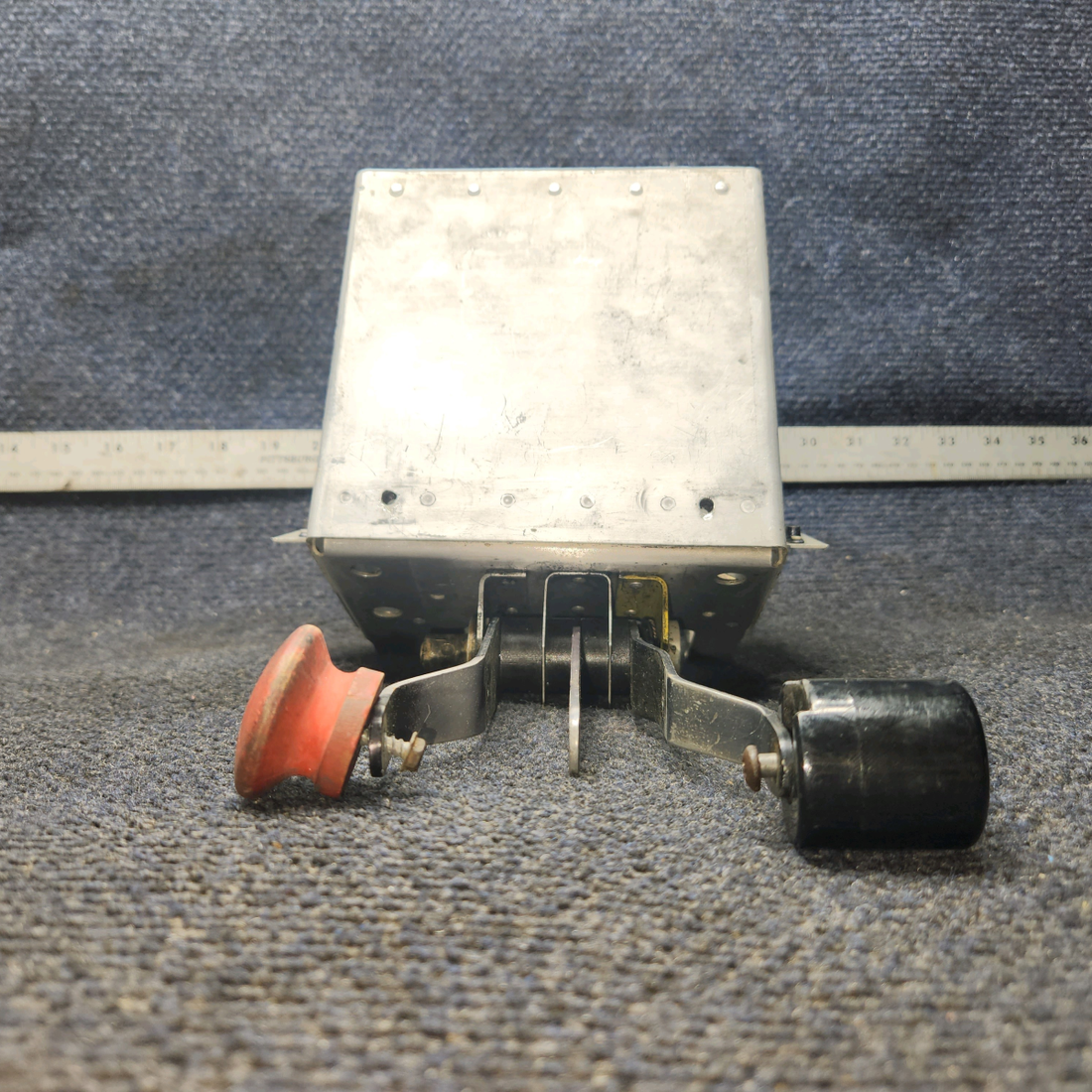 Used aircraft parts for sale, 169-940017-5 Beechcraft C23 SUNDOWNER Engine Control Quadrant