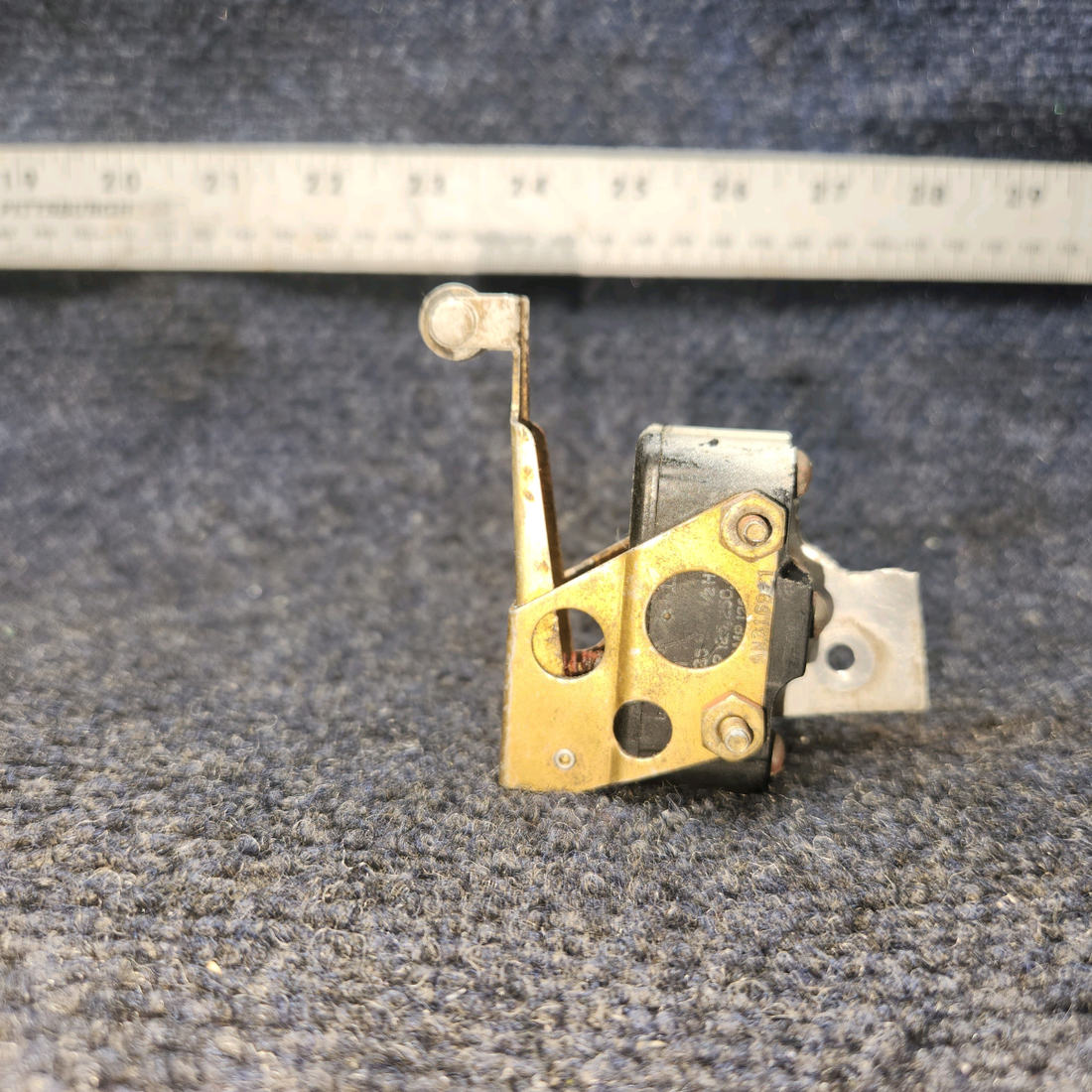 Used aircraft parts for sale, MS25026-1 Honeywell BEECHCRAFT 95-55B Micro Limit Swich ASSY