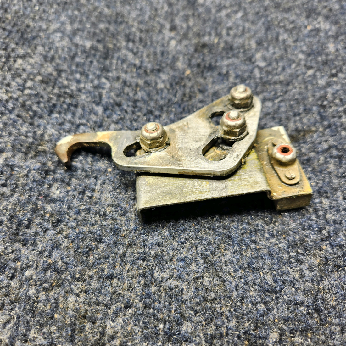Used aircraft parts for sale, 35-415396 BEECHCRAFT F35 UPPER CABIN DOOR LATCH ASSEMBLY