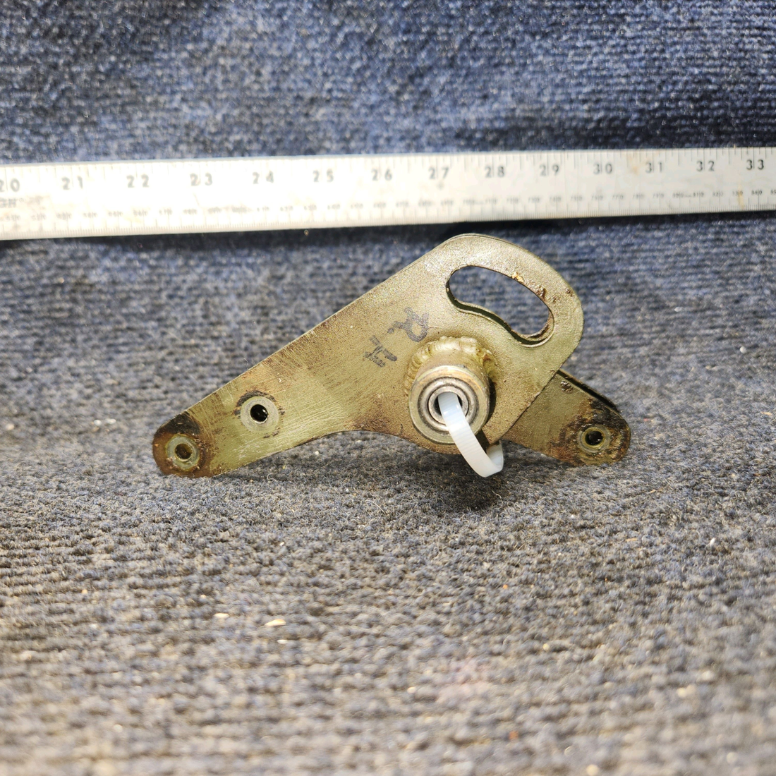 Used aircraft parts for sale, 0760611-2 Cessna 182G Aileron Bellcrank Assembly - RH