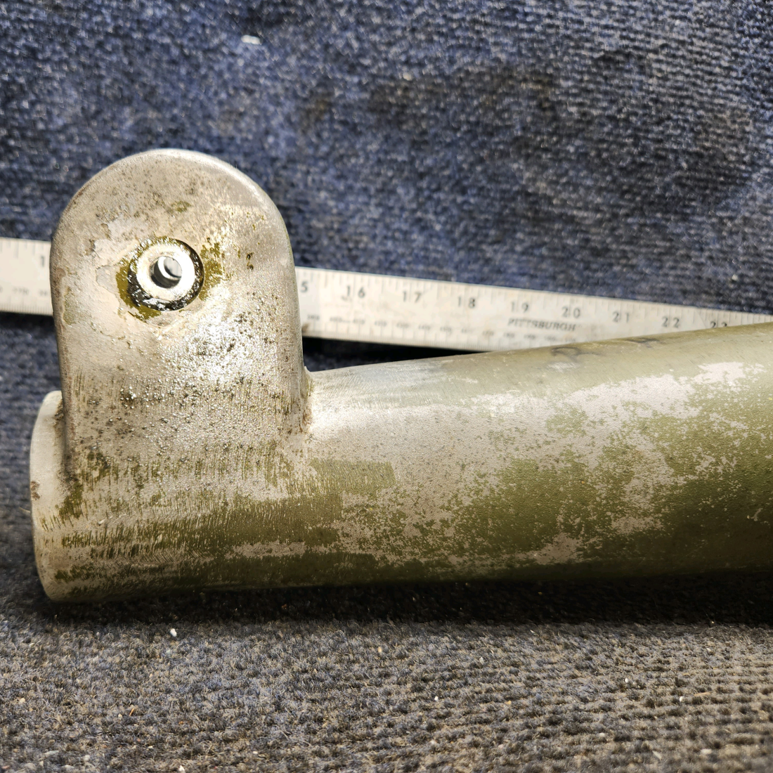 Used aircraft parts for sale, 65319-004 Piper PA-28-140 Main Gear Cylinder