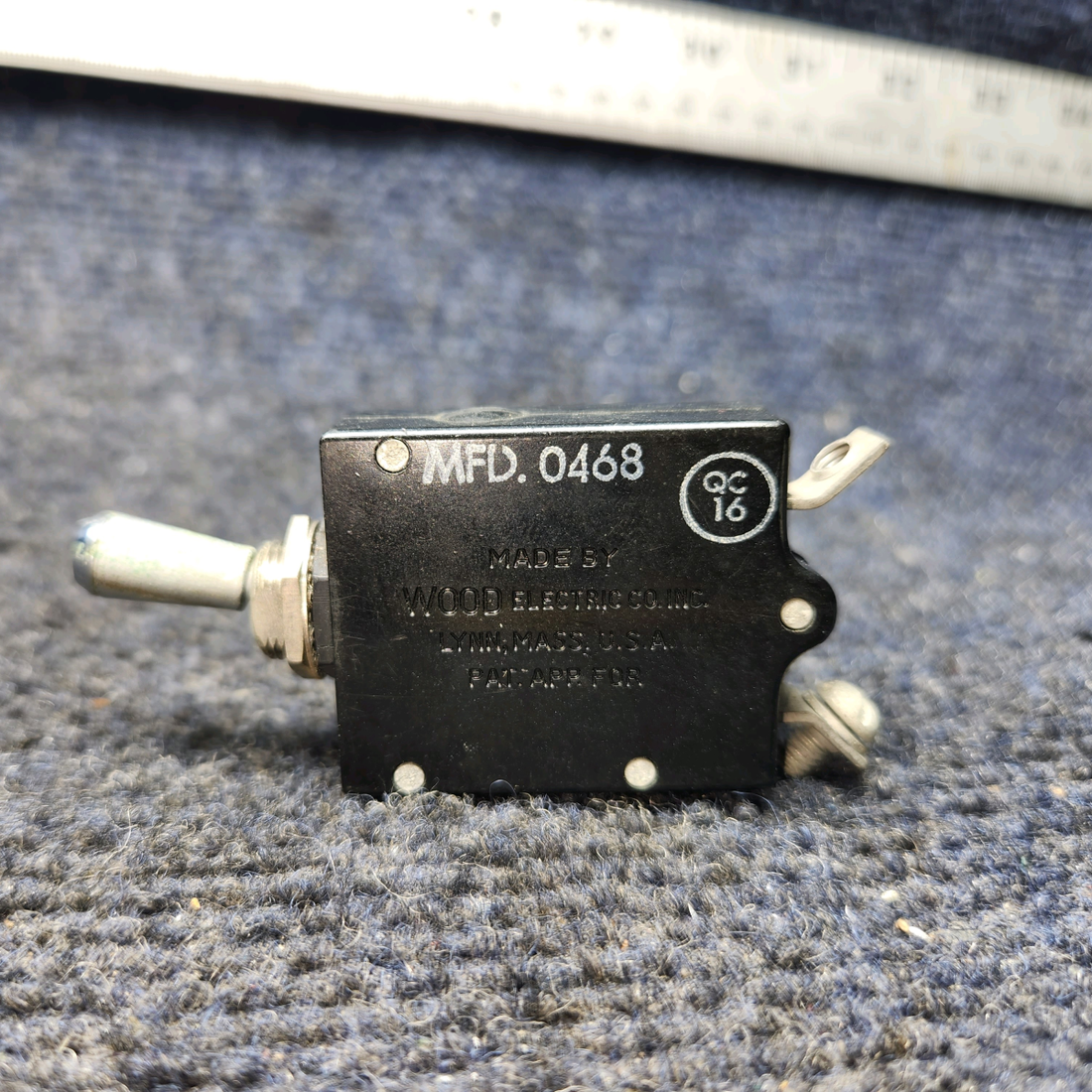 Used aircraft parts for sale, CB-3110C Wood Electric BEECHCRAFT 95-55B Toggle Circuit Breaker – Price per Each
