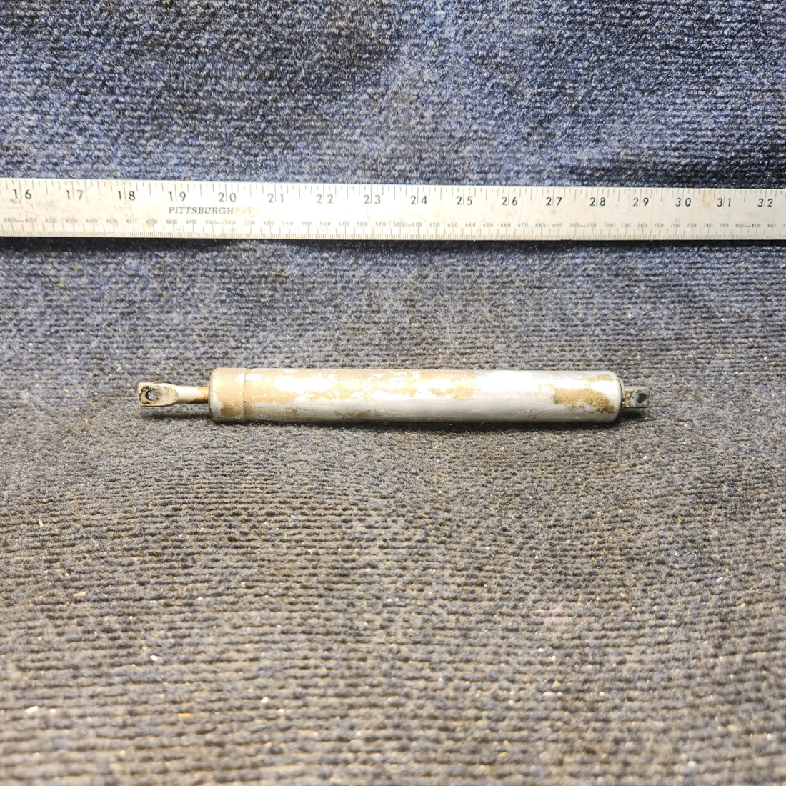 Used aircraft parts for sale, 10650 Cessna 182G Actuator Cylinder Assembly