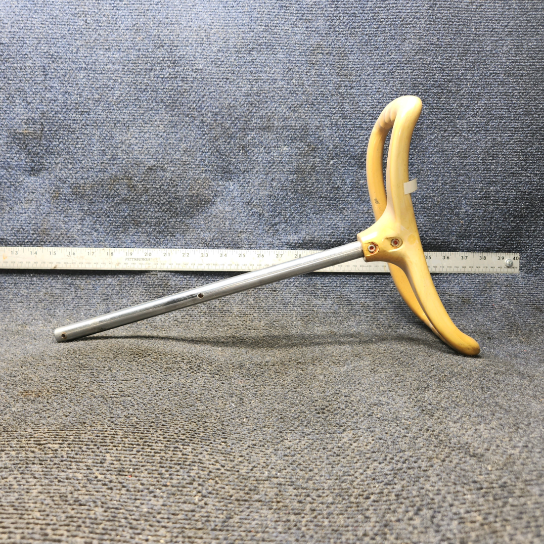 Used aircraft parts for sale, 0513136-1 Cessna C175 Control Wheel Assy W/ Shaft Diameter 0.64"