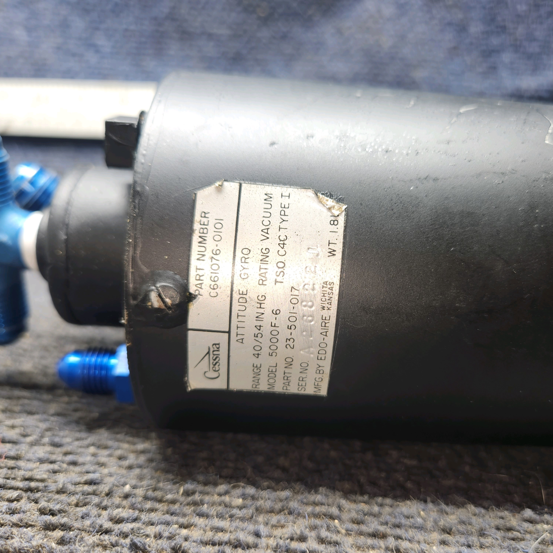 Used aircraft parts for sale, 23-501-017 cessna 172N Attitude Gyro