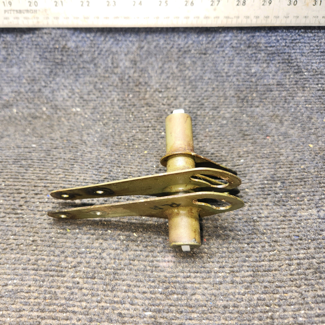 Used aircraft parts for sale, 0760611-2 Cessna 182G Aileron Bellcrank Assembly - RH