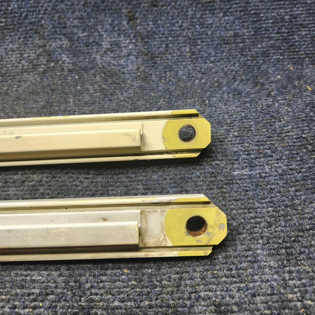 Used aircraft parts for sale, 35-815252-3 Beechcraft F33A MAIN GEAR COLUMN AFTER PRICE PER EACH