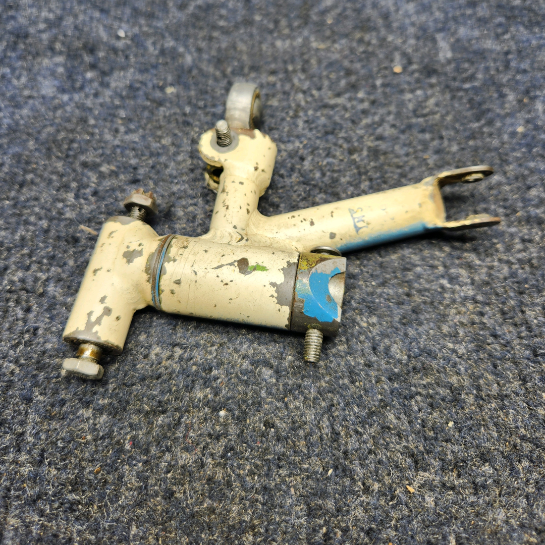 Used aircraft parts for sale, 720012-501 Mooney  [part_model] Texas Several NOSE GEAR STEERING HORN ASSEMBLY