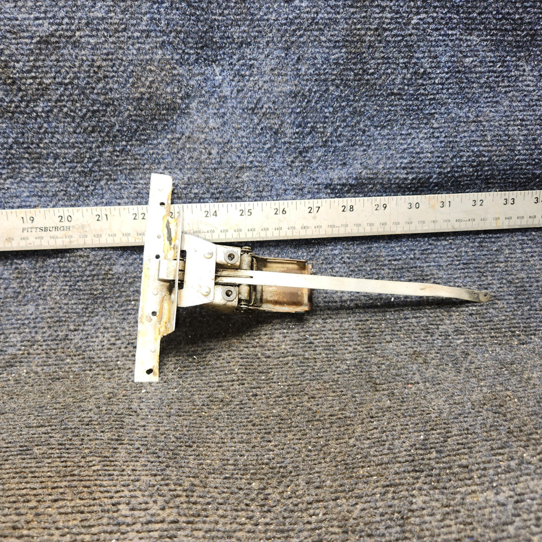 Used aircraft parts for sale, 0511112-18 Cessna 172E Cabin Door Latch Assembly