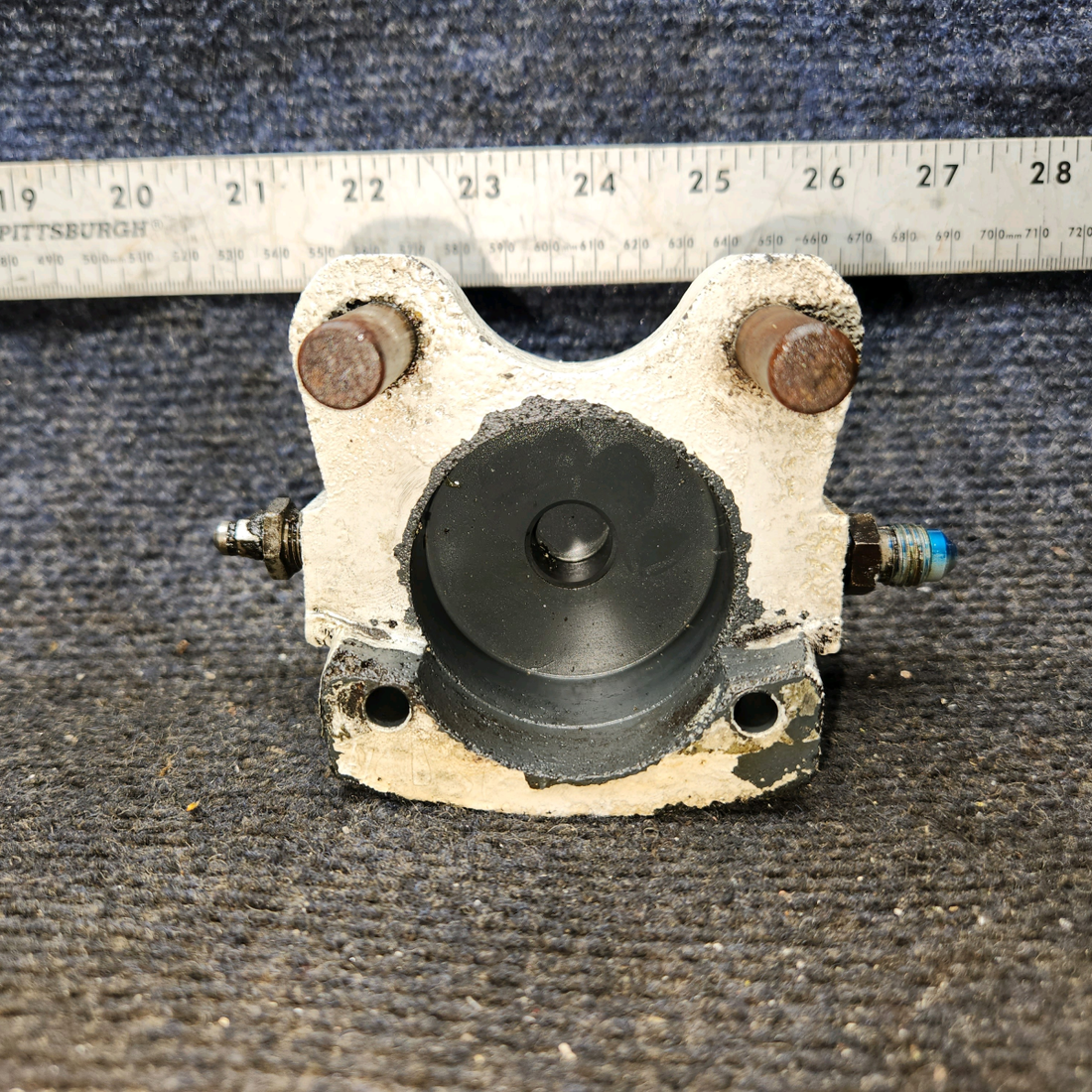 Used aircraft parts for sale, C163030-0103 Cleveland 30-63 Cessna 172E Brake Caliper Assembly