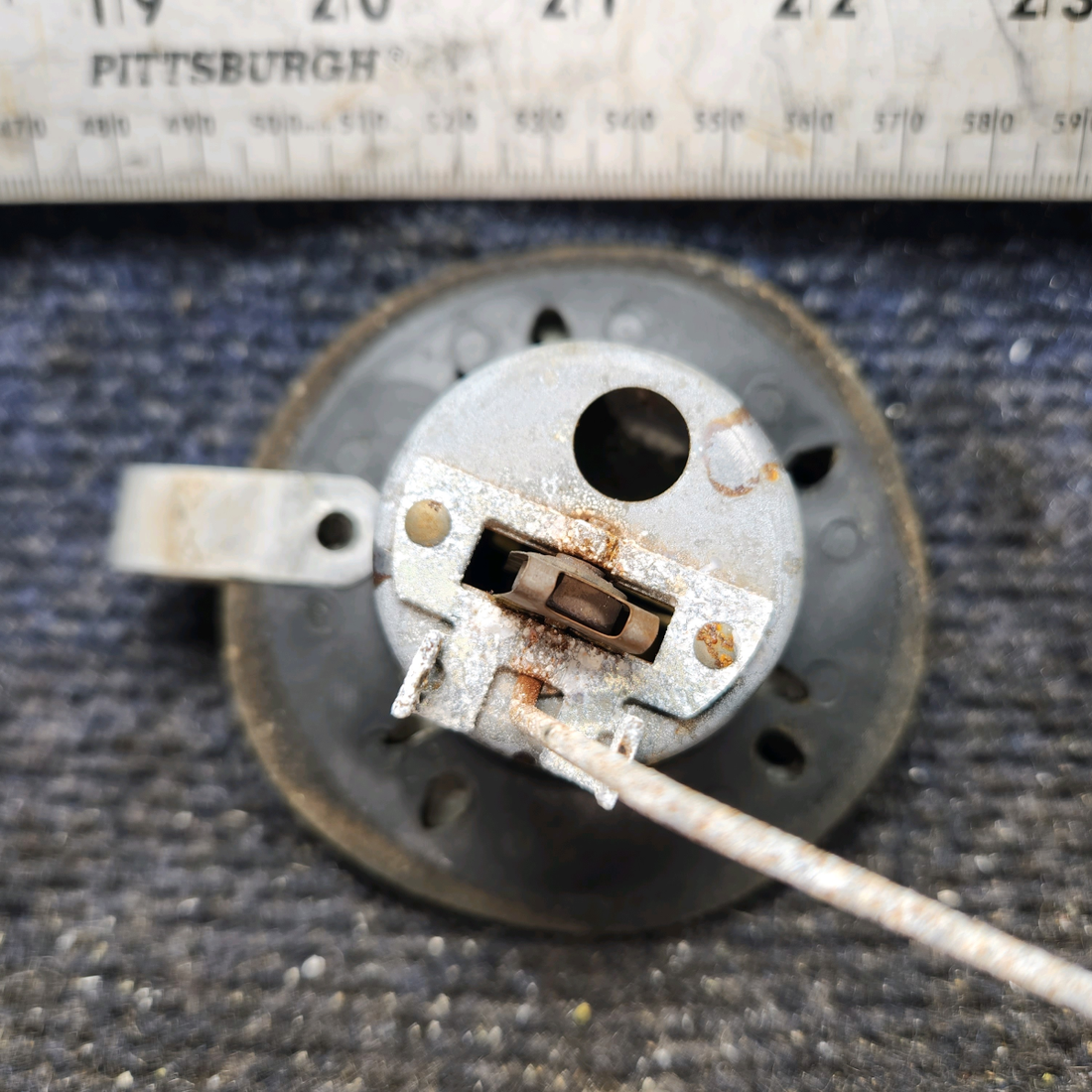 Used aircraft parts for sale, 0426517-1 cessna 150G Fuel Gauge Transmitter