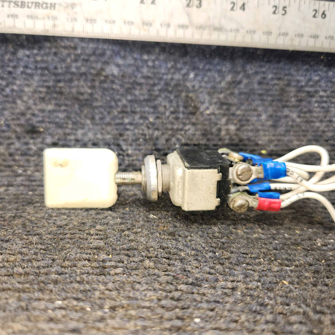 Used aircraft parts for sale, MS25201-6 cessna 150G Flap Position Switch