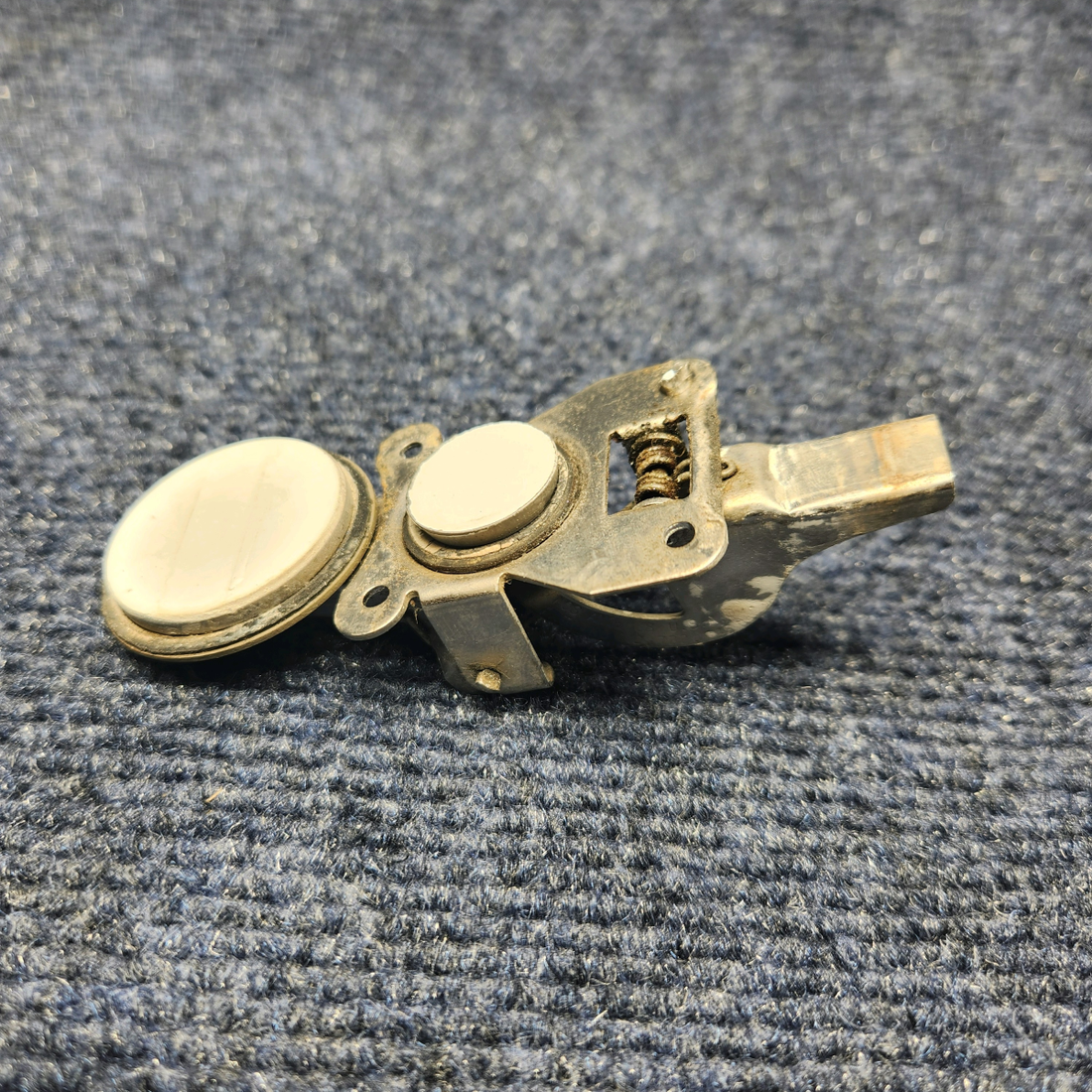 Used aircraft parts for sale, S2455-1 Cessna PIPER- CESSNA-BEECH- MOONEY VARIOS CESSNA 172P BAGGAGE DOOR LATCH ASSEMBLY