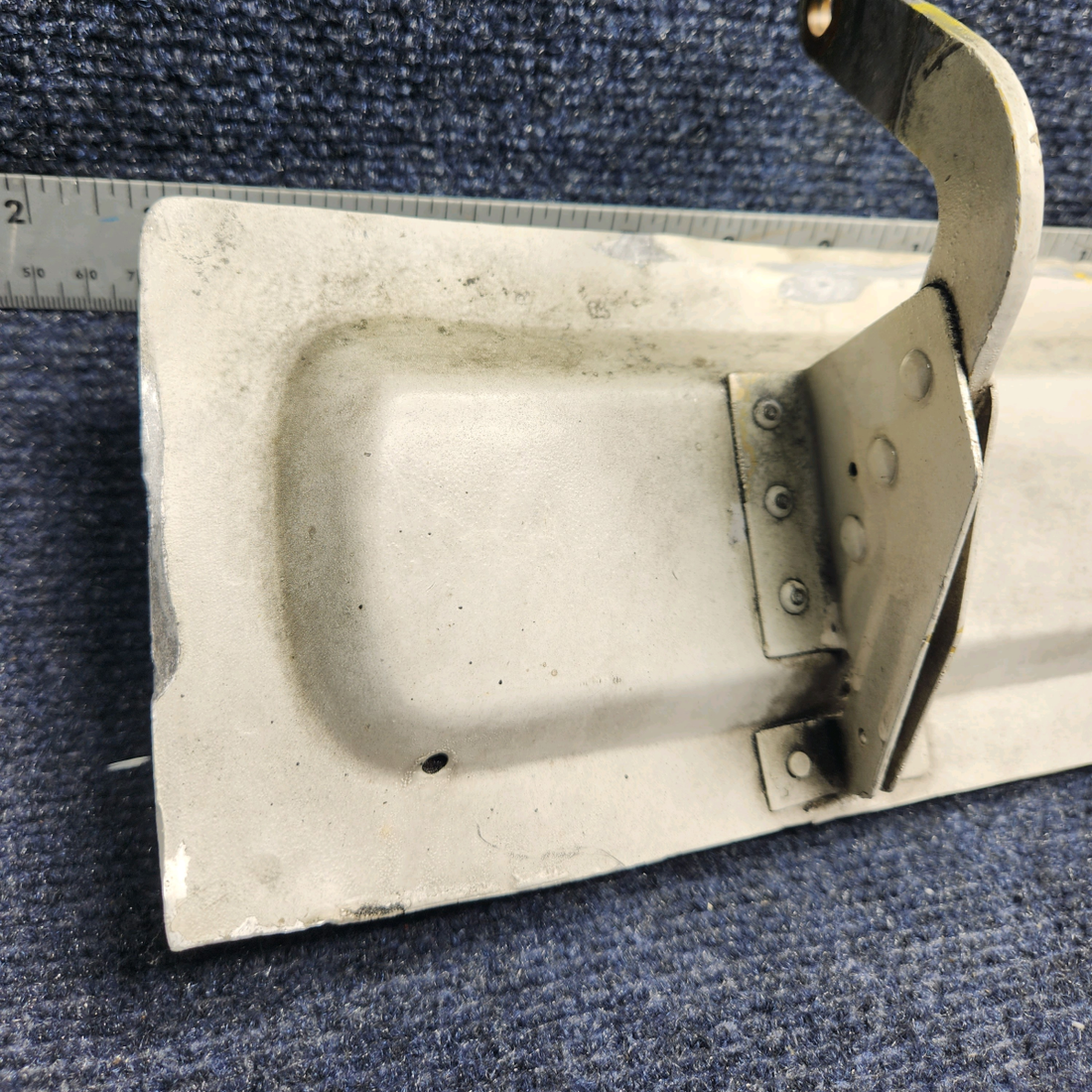 Used aircraft parts for sale, 2413083-1 CESSNA C172RG NOSE GEAR DOOR ASSEMBLY  LH