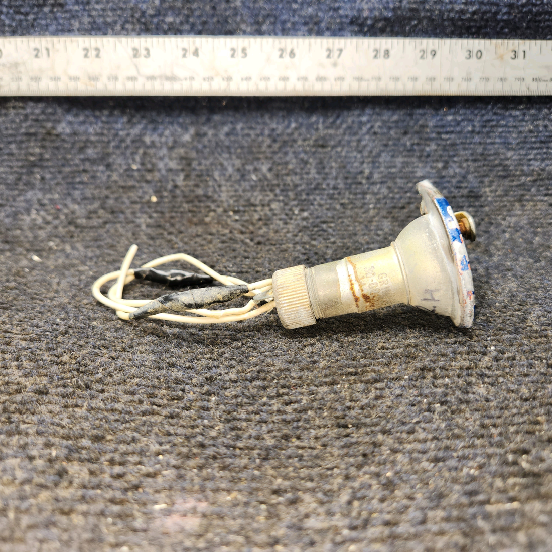 Used aircraft parts for sale, 30-0009-23 Cessna 172F Wing Nav Light Base