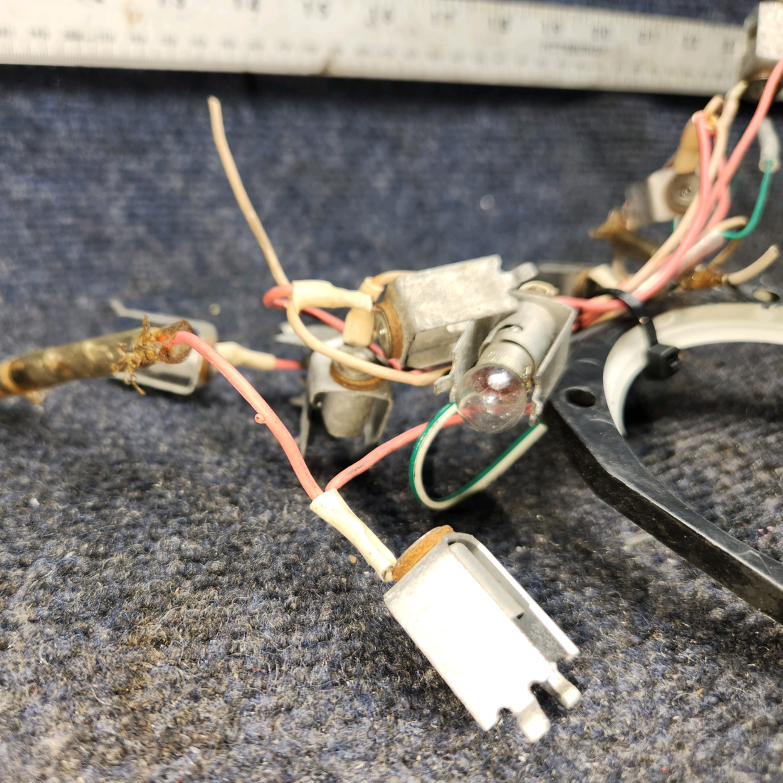 Used aircraft parts for sale, 565-513 Piper PA28-161 Instrument Panel Lights – Set of 11