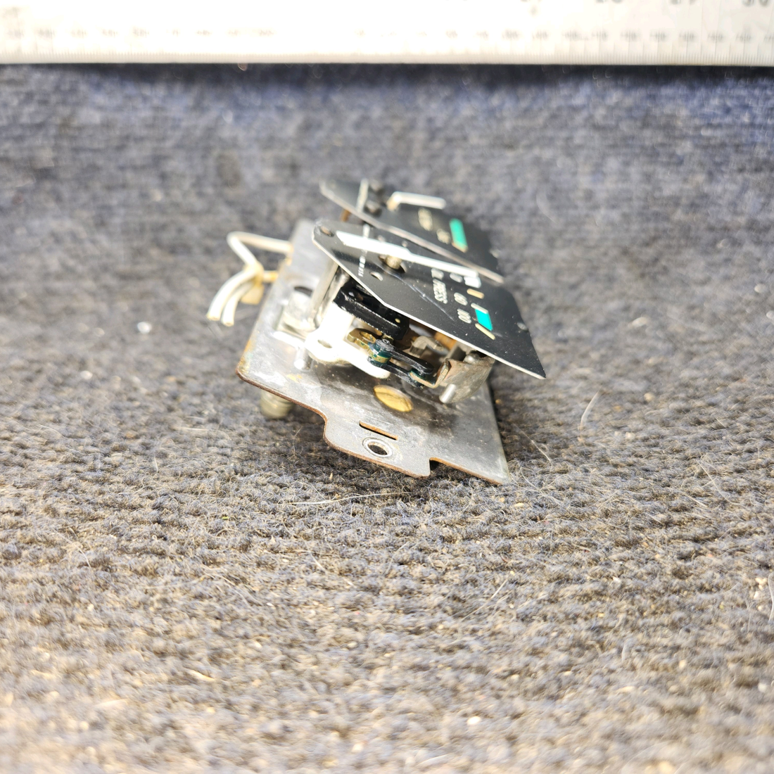 Used aircraft parts for sale, C669512-0102 cessna 172N Oil Temp and Oil Pressure Indicator Cluster