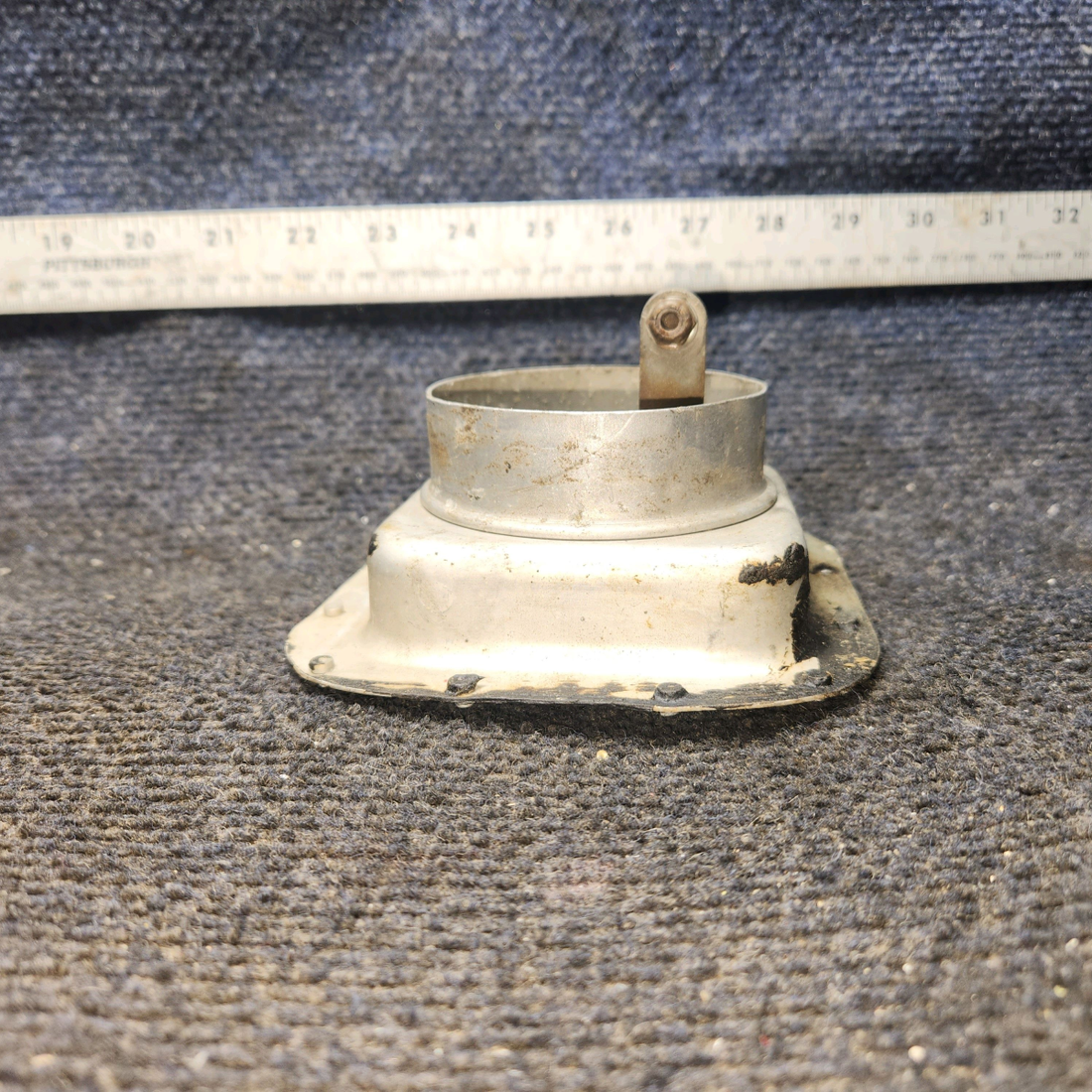 Used aircraft parts for sale, 0713135-2, 0713139-1 Cessna 172E Outside Air Door Assy