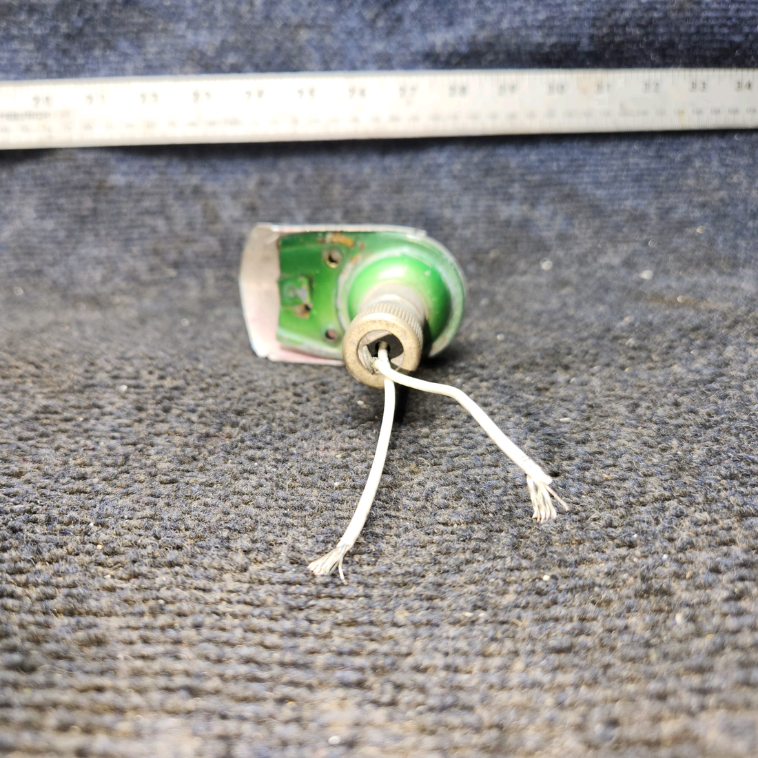 Used aircraft parts for sale, 0423006-22 Cessna 172E Wing Position Light Assembly RH