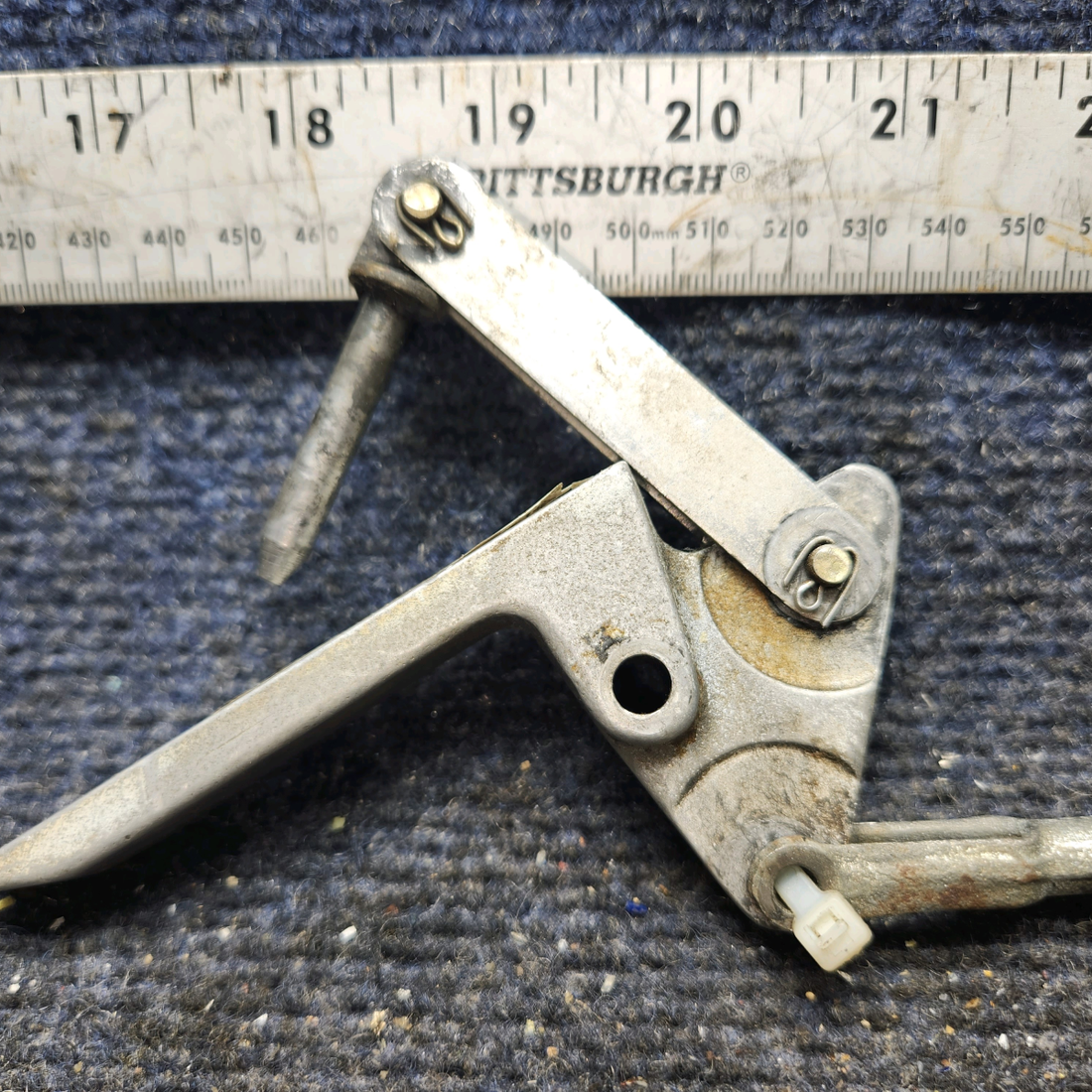 Used aircraft parts for sale, 68976-000 Piper PA32RT-300 Aft Latch Assy Cargo Door