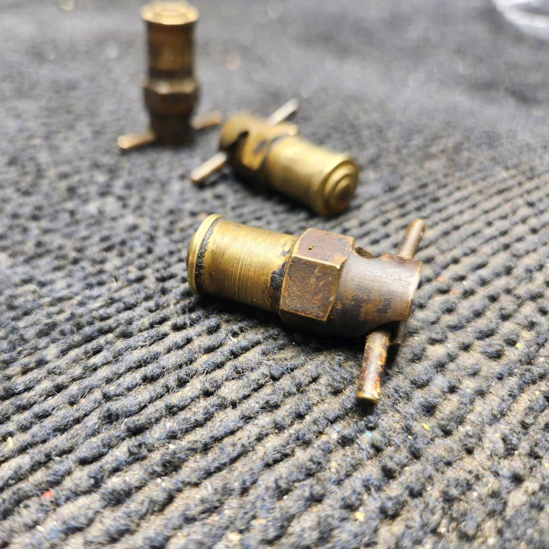 Used aircraft parts for sale, CCA-3400 Beechcraft 35-33 Fuel Drain Valve