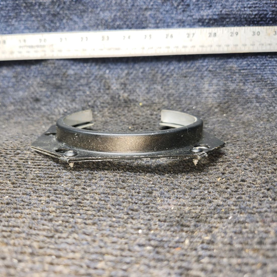 Used aircraft parts for sale, 0423542-6 cessna 150G Landing Light Bracket Assembly