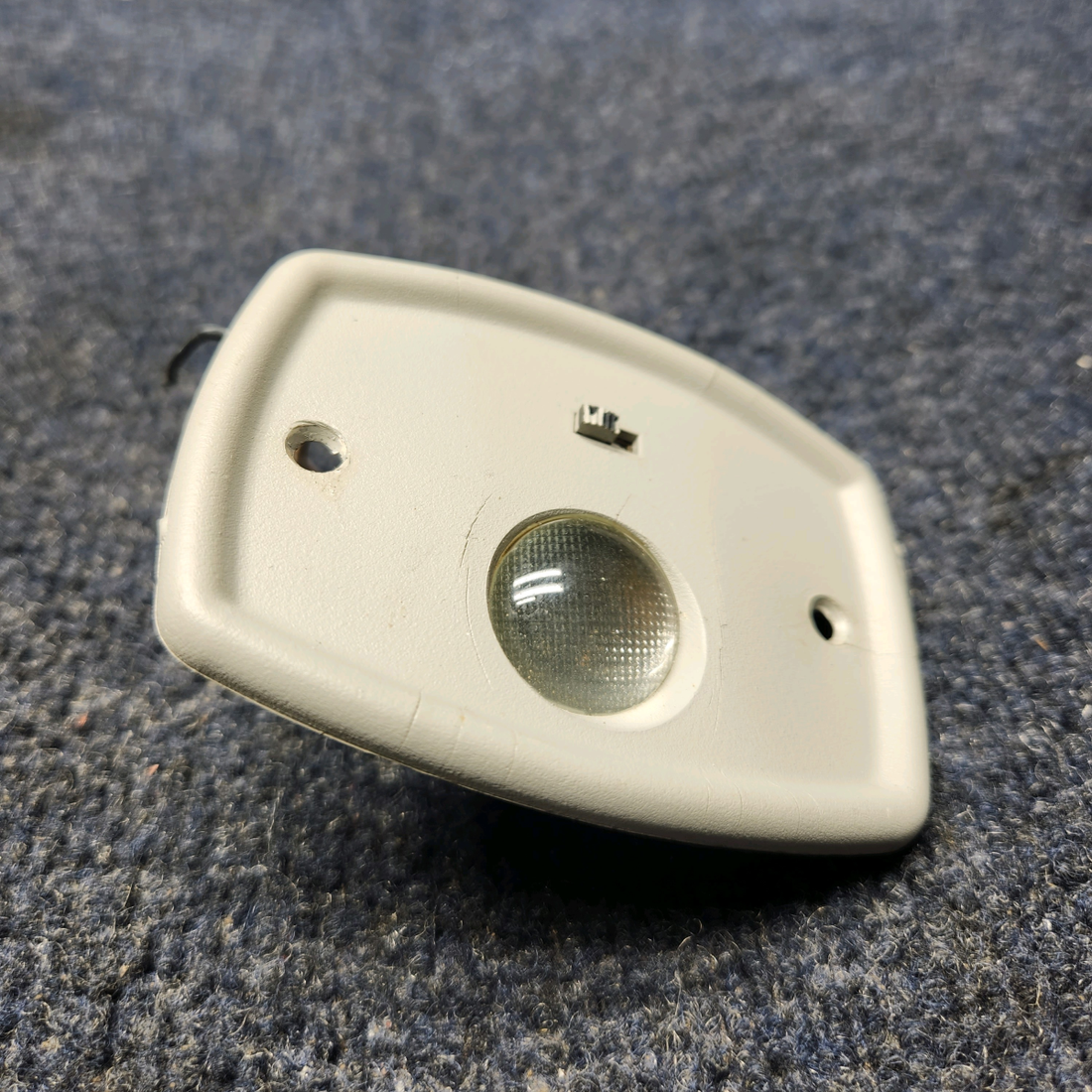 Used aircraft parts for sale, 572-524 Piper PA32RT-300 GRIMES READING LIGHT W/ SWITCH (14V) HAS CRACK