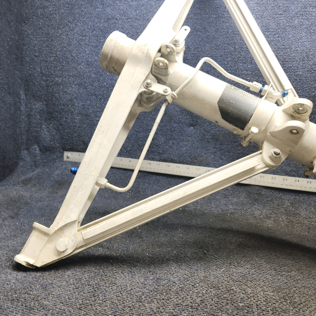 Used aircraft parts for sale, 95-810002-618 BEECHCRAFT 95-55B Gear Assy Main - RH