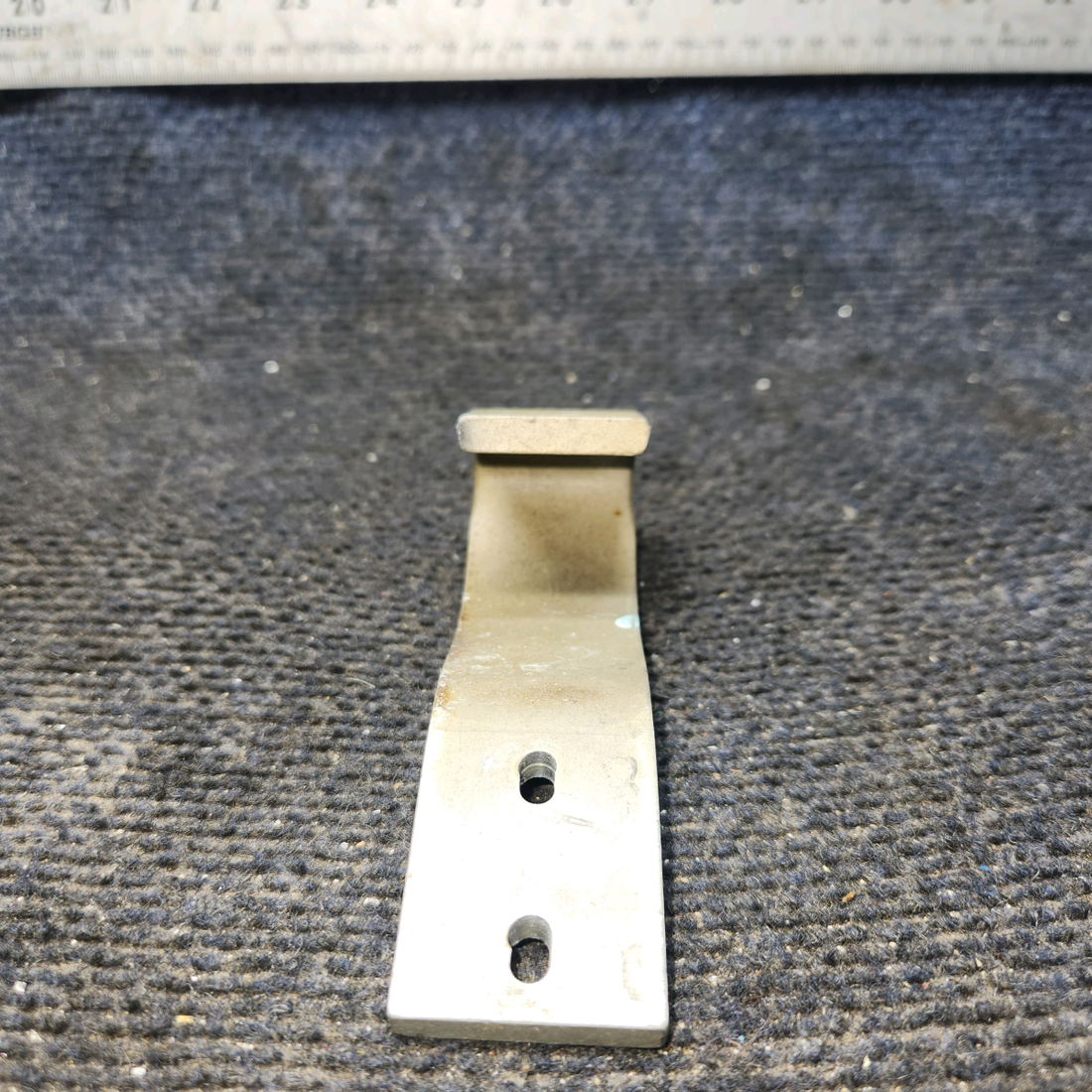 Used aircraft parts for sale, 0711102 Cessna 172F Baggage Door Hinge Assembly