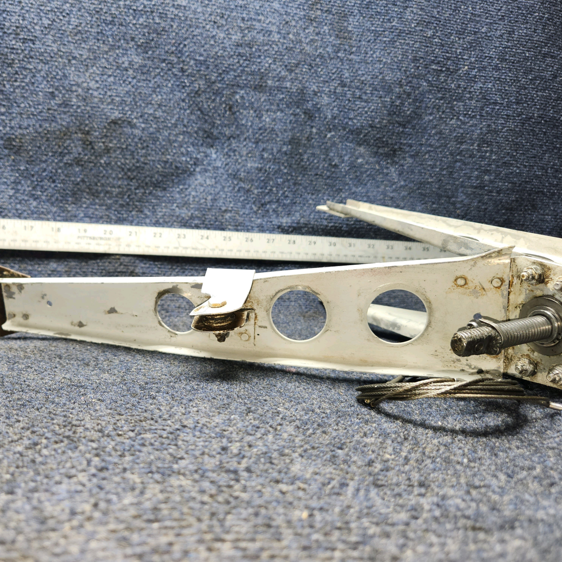 Used aircraft parts for sale, 65244-000, 65245-000, 65246-000 Piper PA28-140 Stabilator Trim Control and Shaft