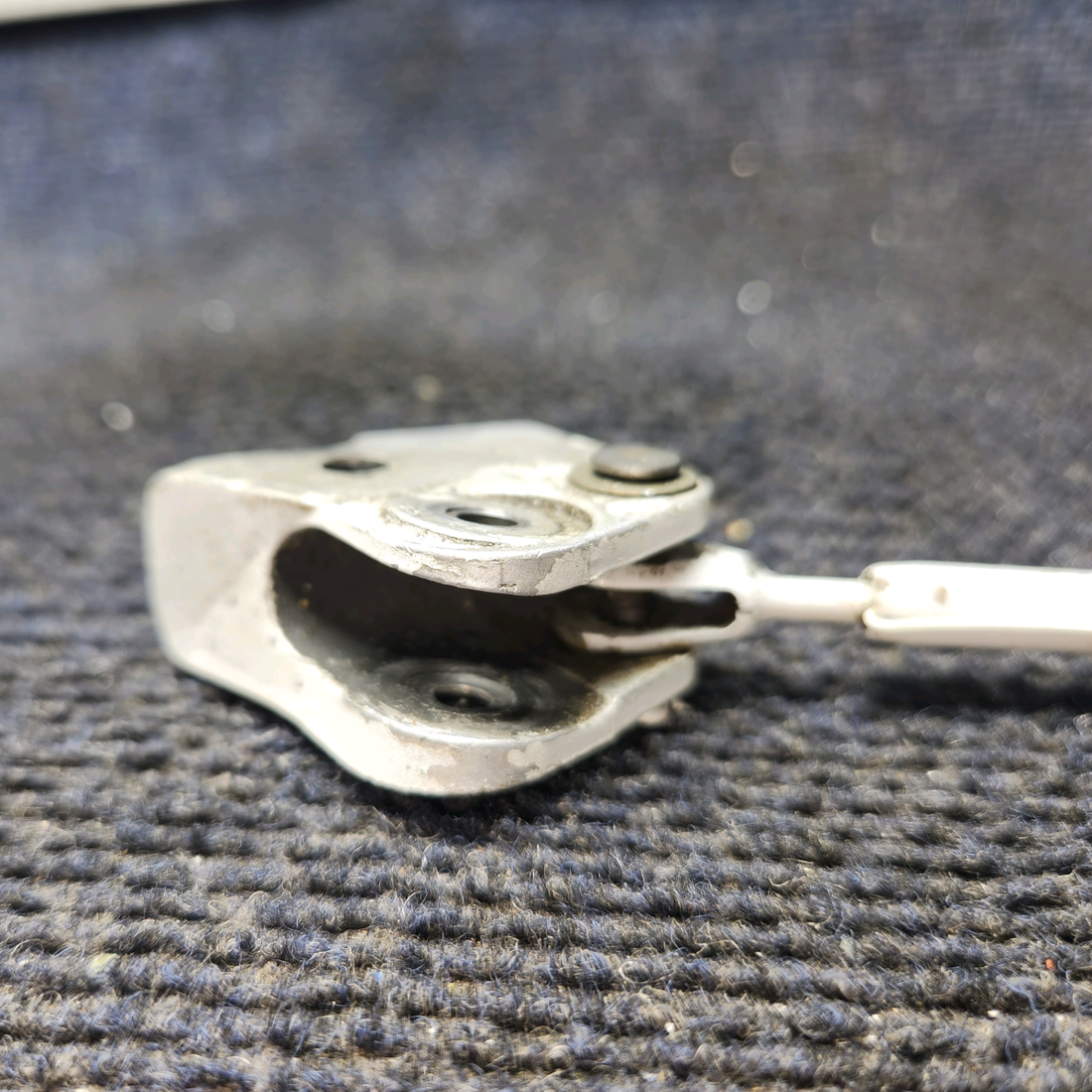 Used aircraft parts for sale, 67031-003, 67028-000 Piper PA32RT-300 Gear Retraction Fitting with Hook - RH