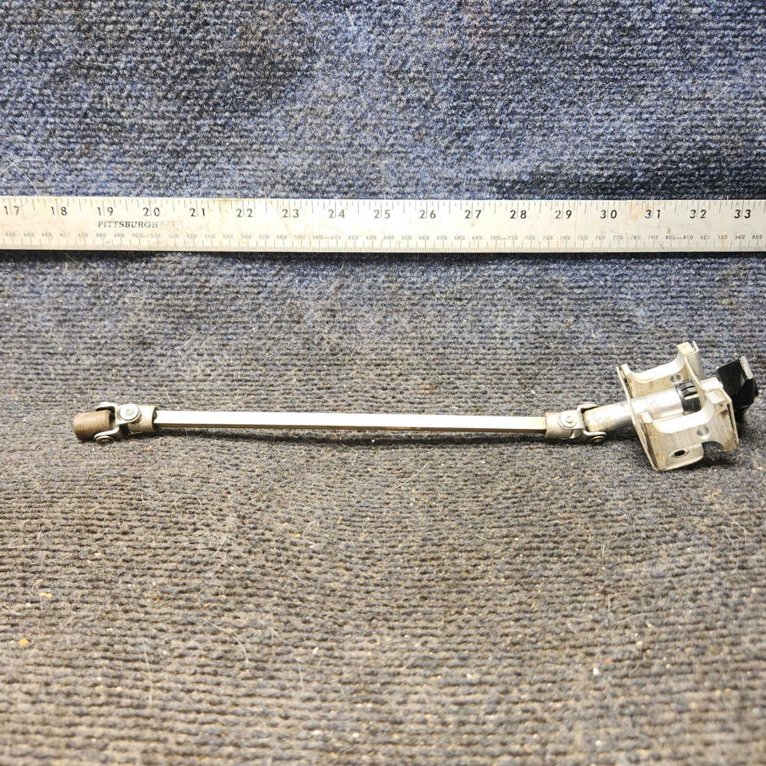 Used aircraft parts for sale, 0716623-2 cessna 172N Fuel Selector Gear Assembly with Shaft and Handle