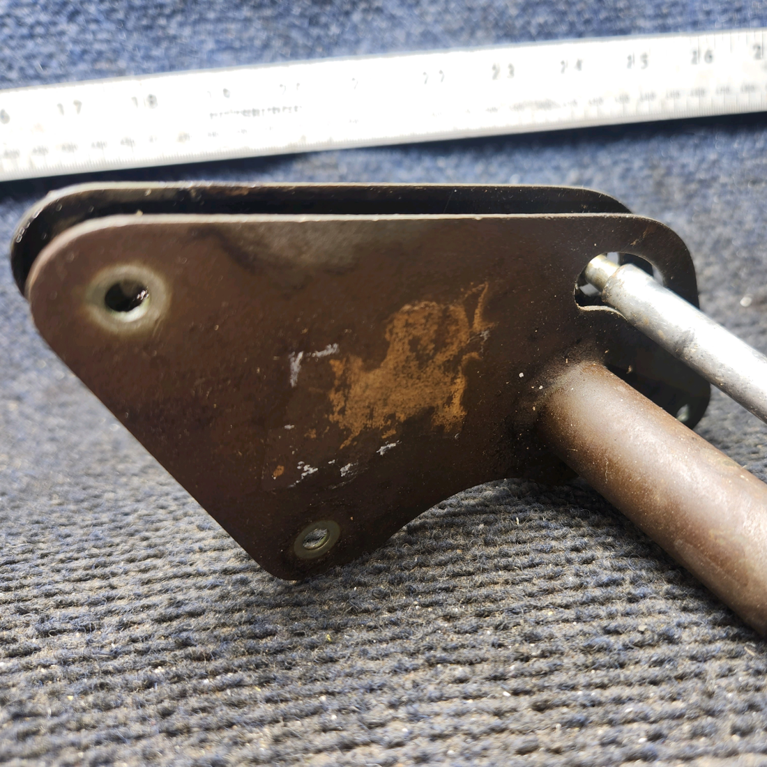 Used aircraft parts for sale, 0523223 cessna 150G Aileron Bellcrank Assembly – LH