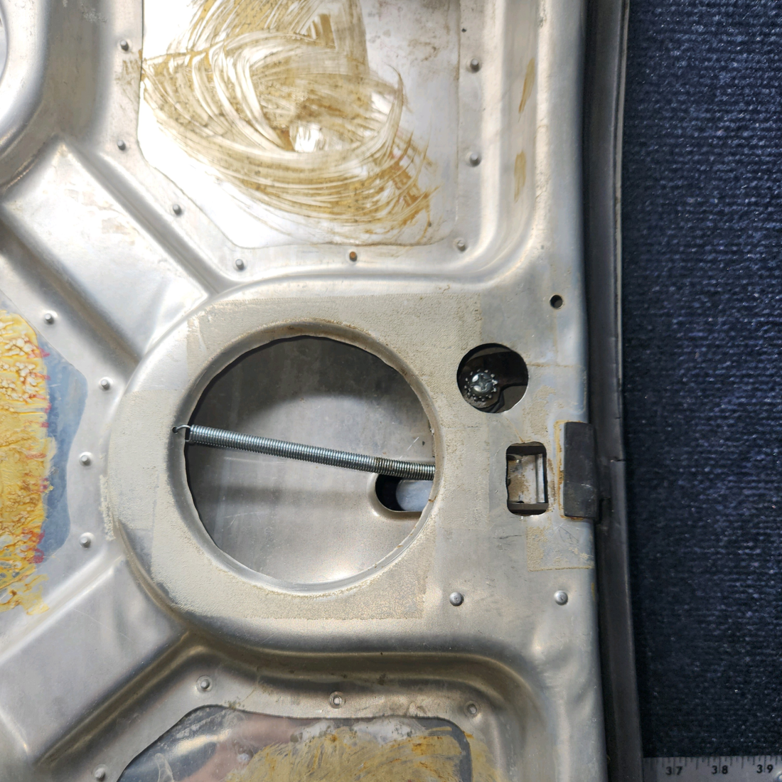 Used aircraft parts for sale, 0711629-1 Cessna 182G Baggage Door Assembly