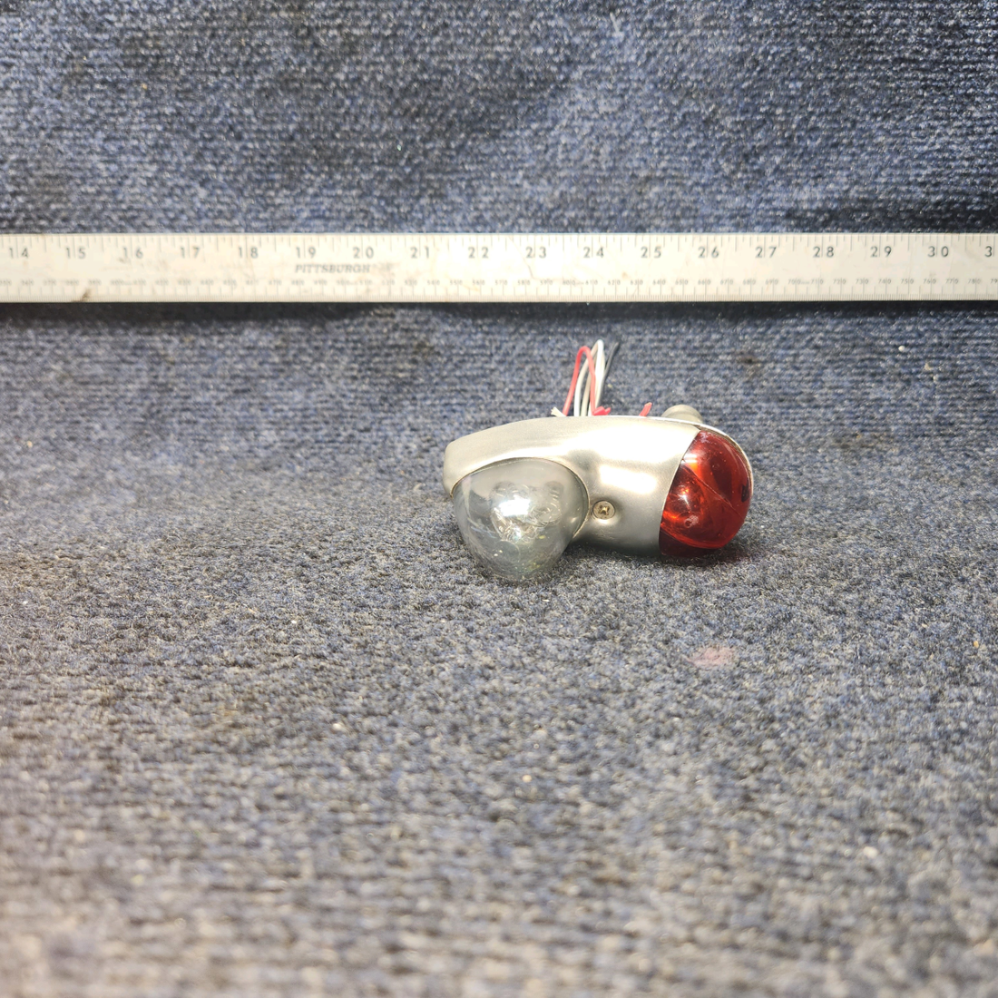 Used aircraft parts for sale, 472-896 Piper PA28-140 Navigation Light Assy W/ Strobe Red 14V. - Has a crack on lens