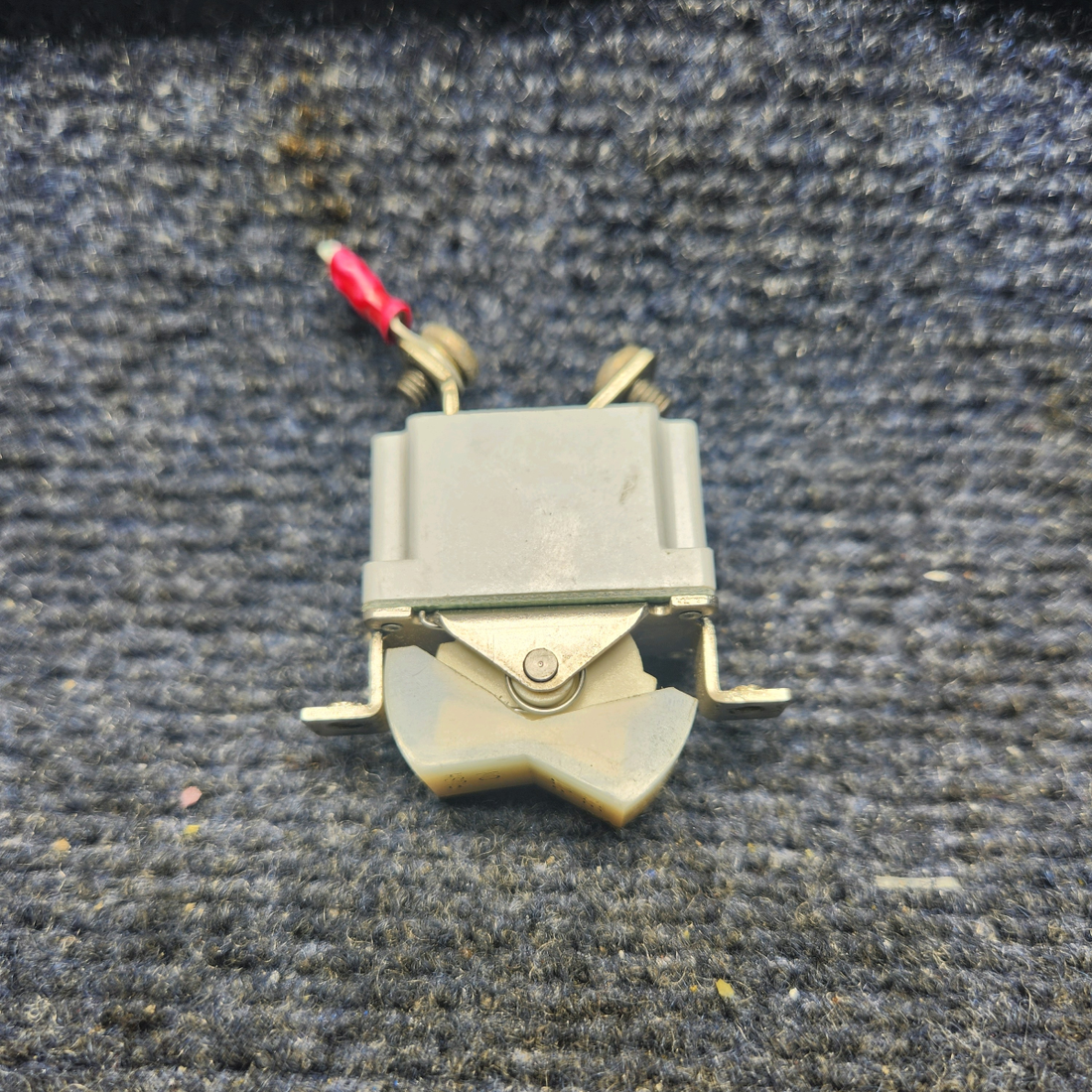 Used aircraft parts for sale, 930023-103 klixon MOONEY M20J ROT BCN  ROCKER SWITCH