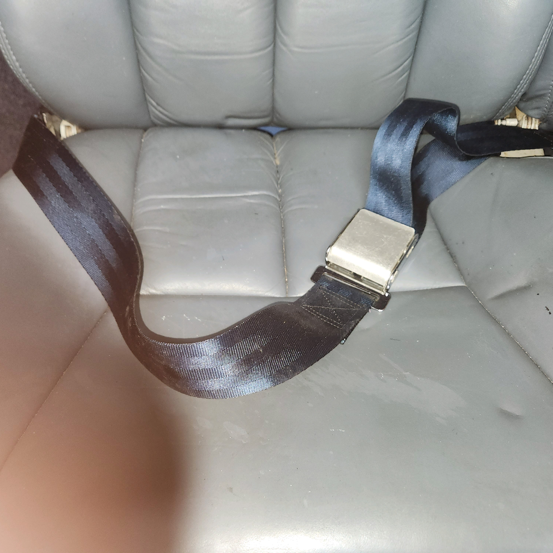Used aircraft parts for sale, 0700678-7 Cessna 182G Aft Split-Back Seat Assembly