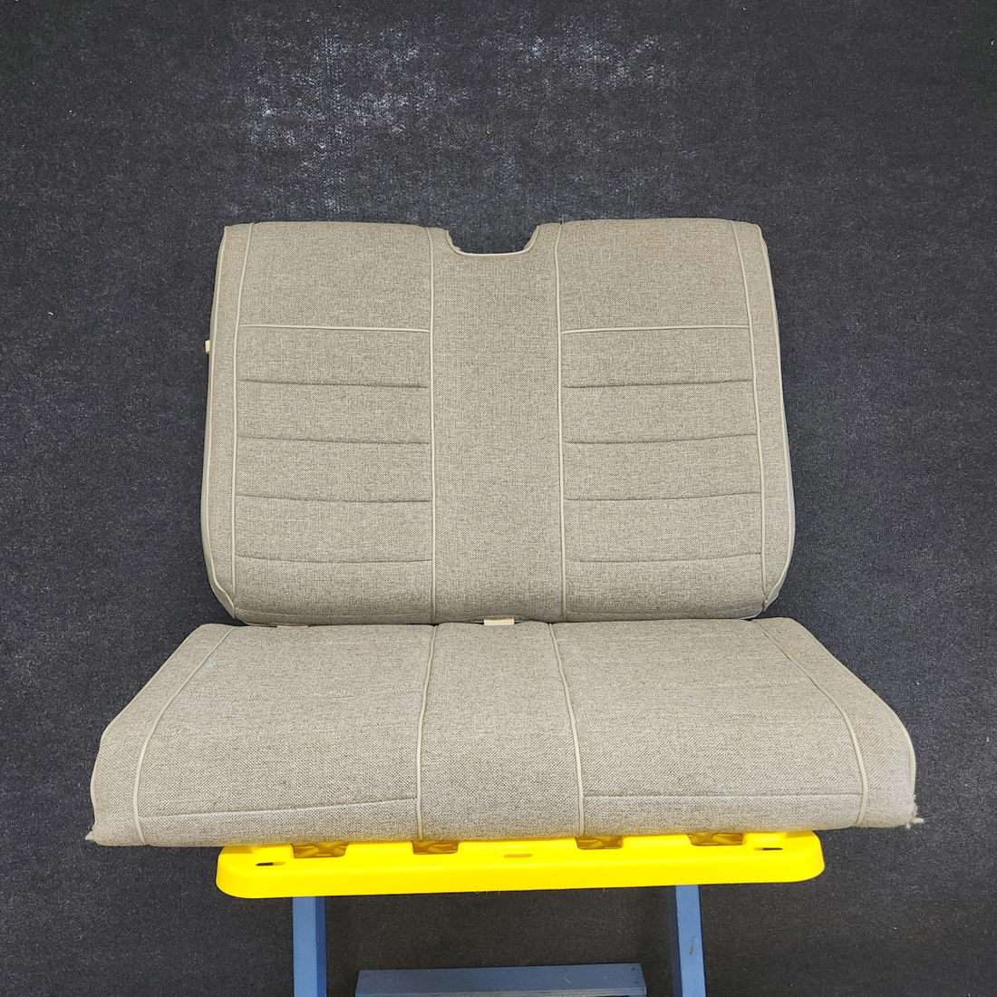 Used aircraft parts for sale, 169-534024-601 , 169-534024-602 , 169-534025-601 Beechcraft A23A Musketeer Custom III PILOT/CO-PILOT/REAR SEAT AND LATERAL IN GOOD CONDITION