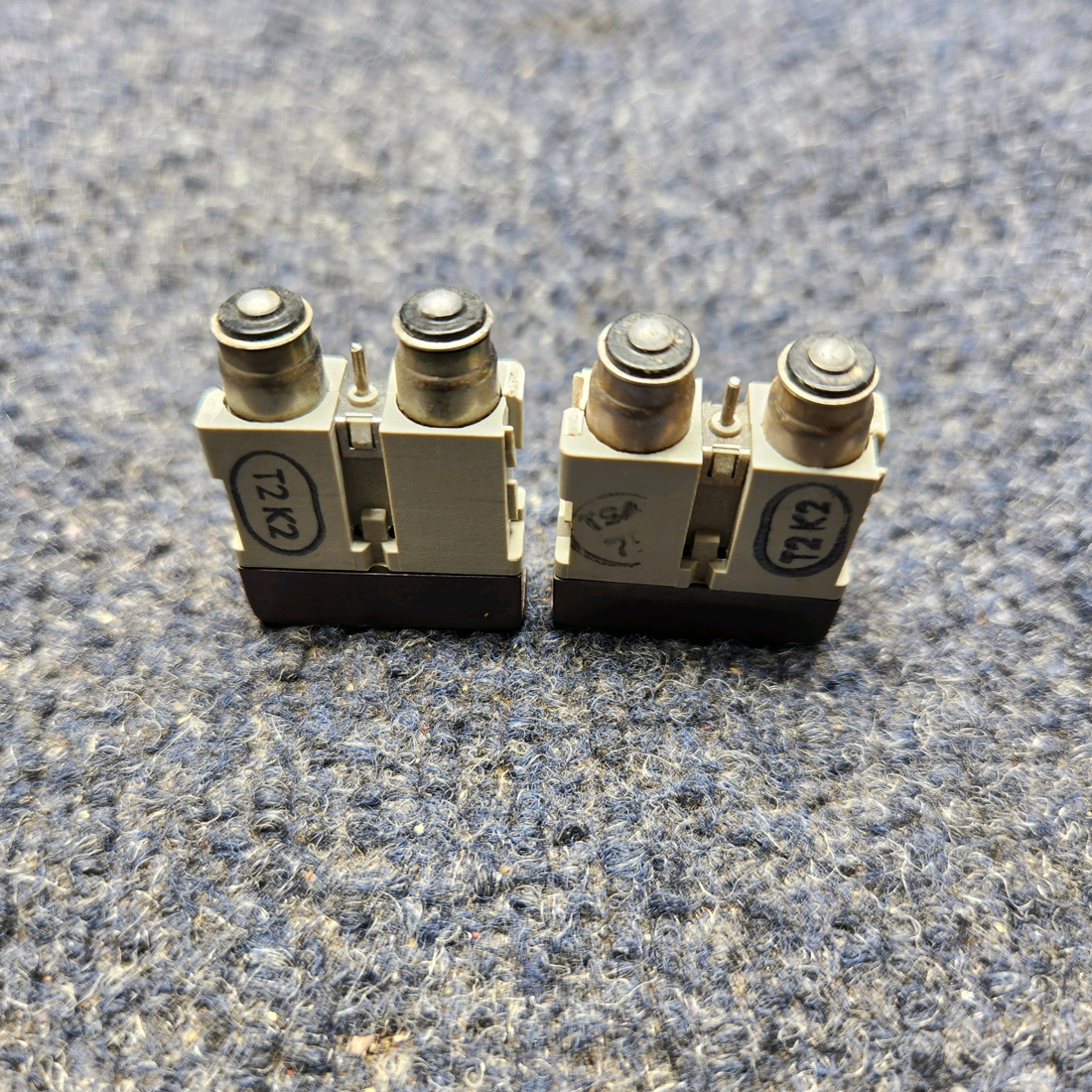 Used aircraft parts for sale, 726-7106-023 Piper  [part_model] Texas Several KORRY ANNUNCIATOR SWITCH CABIN DOOR UNSAFE PRICE PER EACH