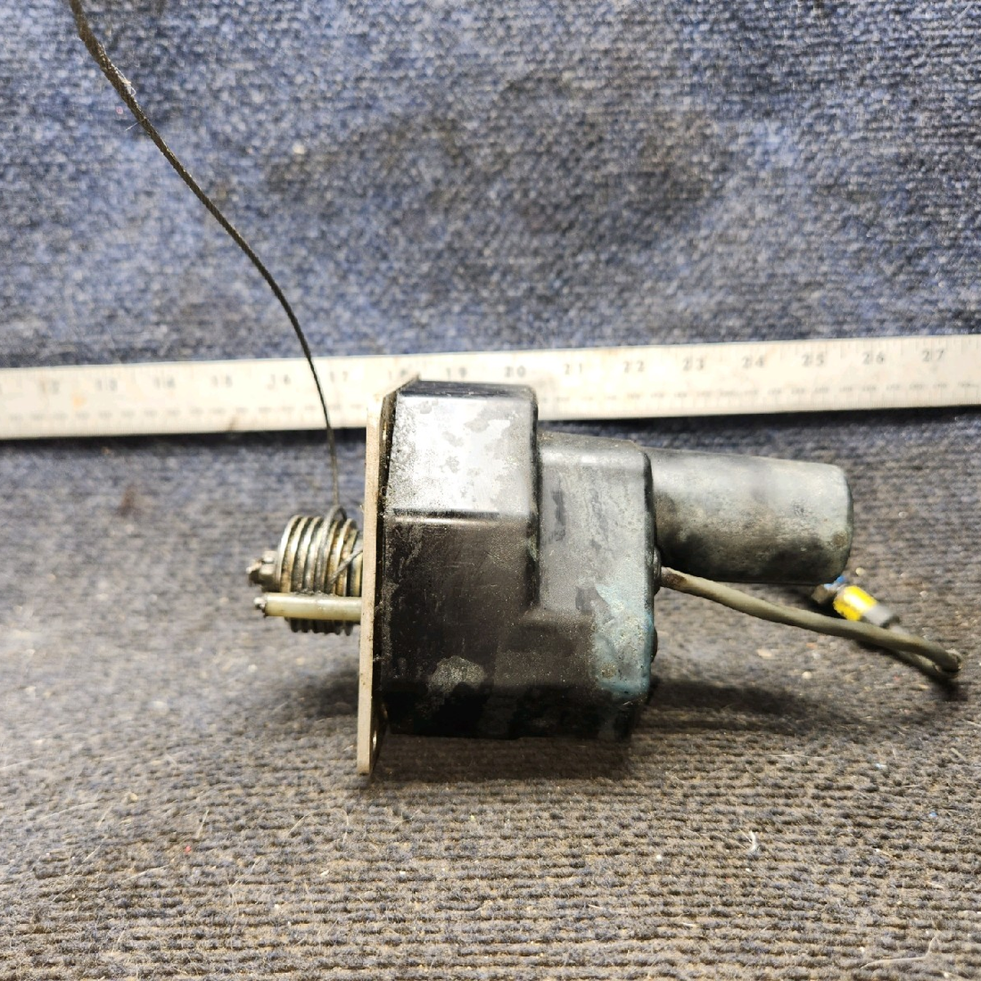 Used aircraft parts for sale, 1C363-1-430R Edo-Aire piper PA-28-181 Autopilot Roll Servo Assembly - 14V