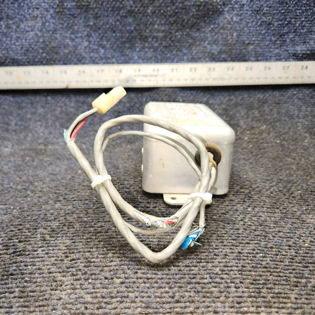 Used aircraft parts for sale, A490,T1-28 Whelen Strobe Light Power Supply (28V)