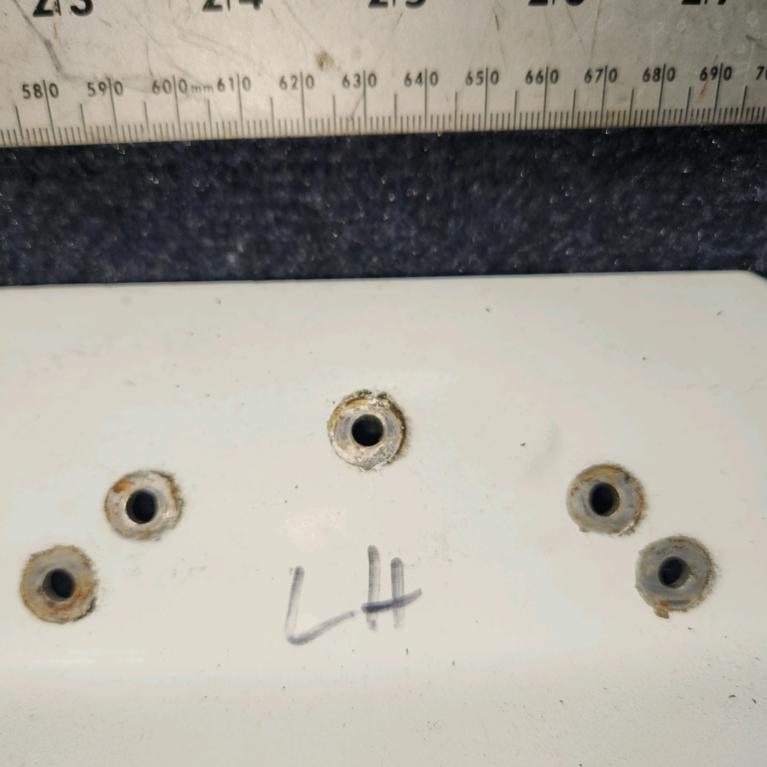 Used aircraft parts for sale, 0413399-1 Cessna C-150J Fuselage Step Mount – L.H