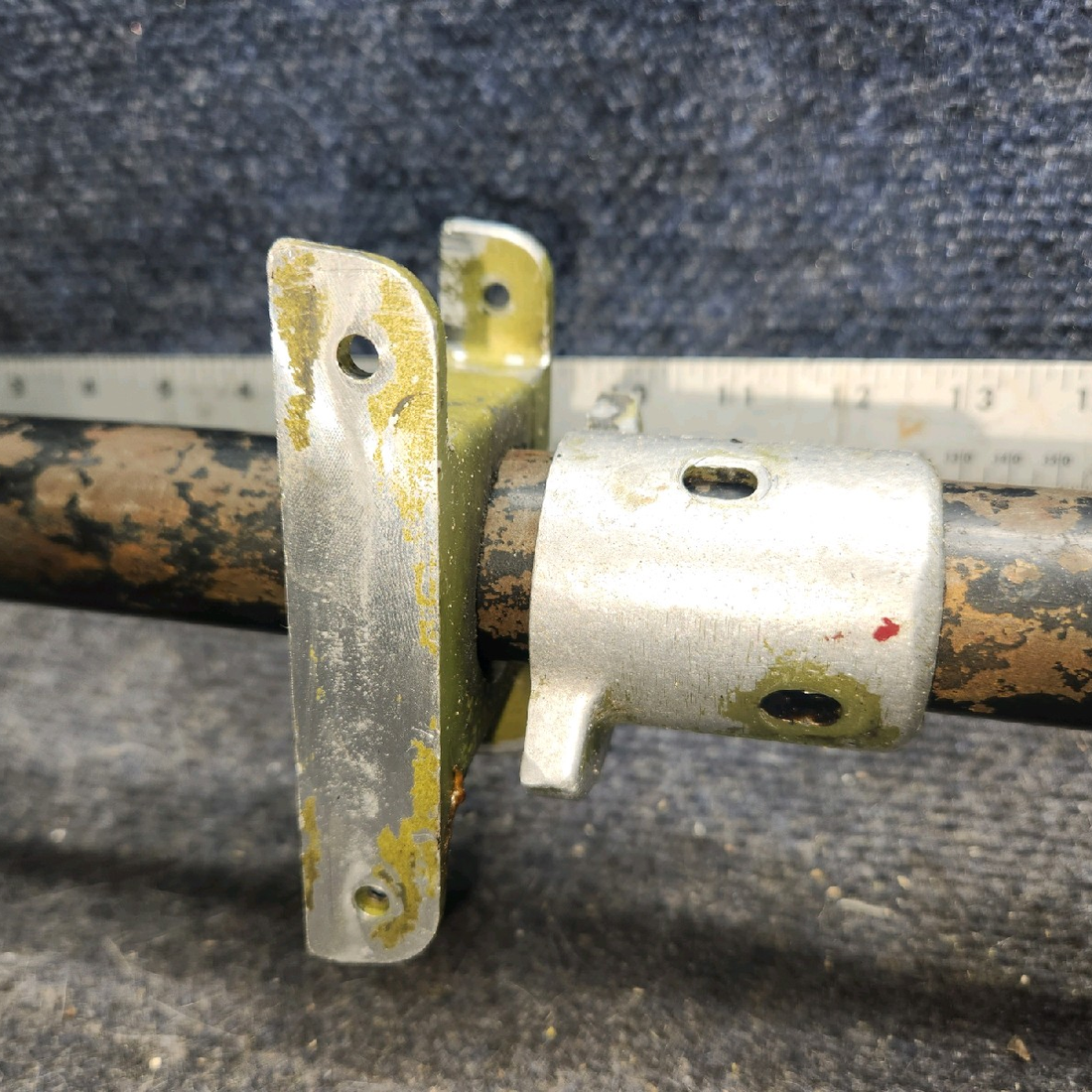 Used aircraft parts for sale, 62705-000 piper PA-28-181 Flap Torque Tube Assembly