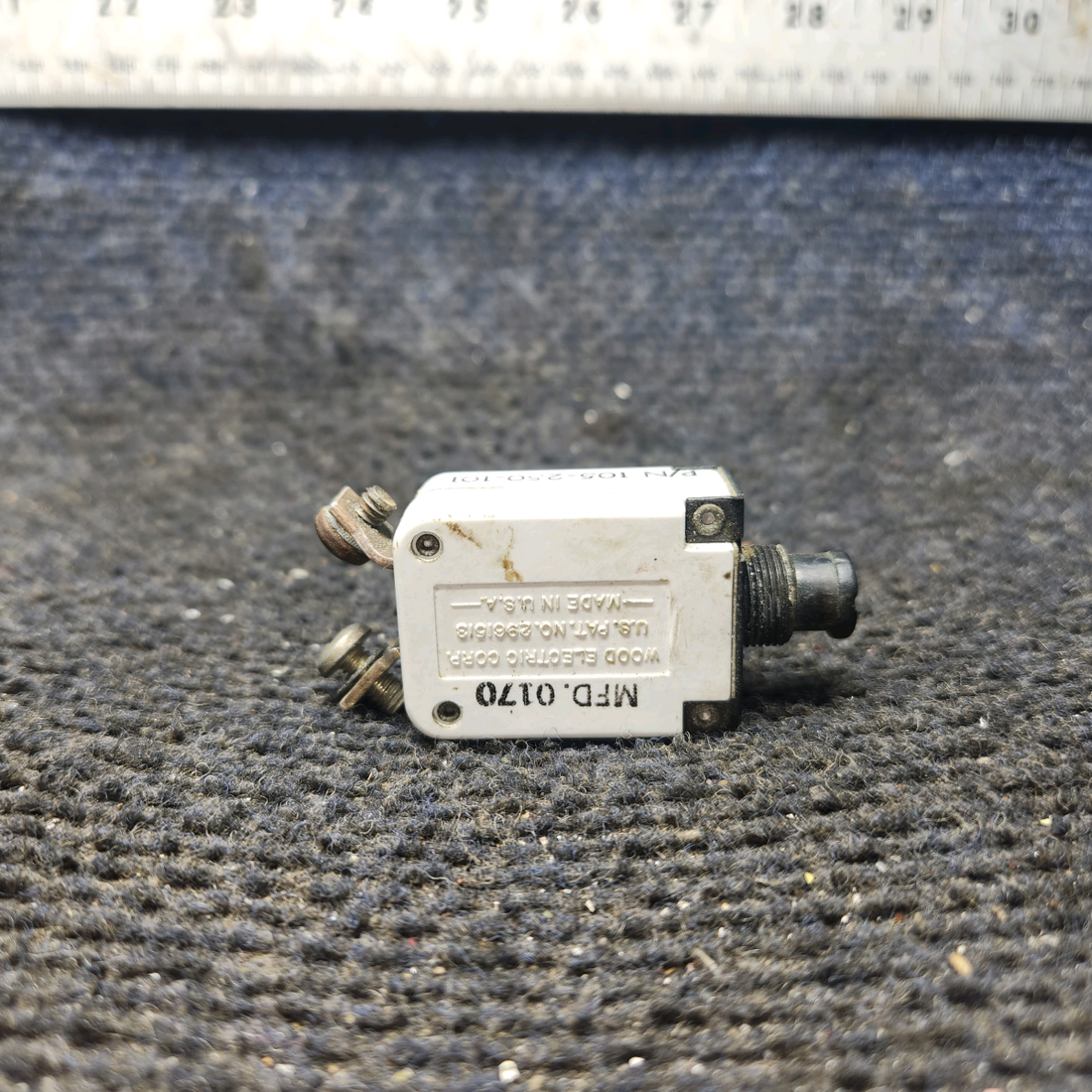 Used aircraft parts for sale, 105-250-101 Wood cessna 150G Push-Pull Circuit Braker - 50 Amps