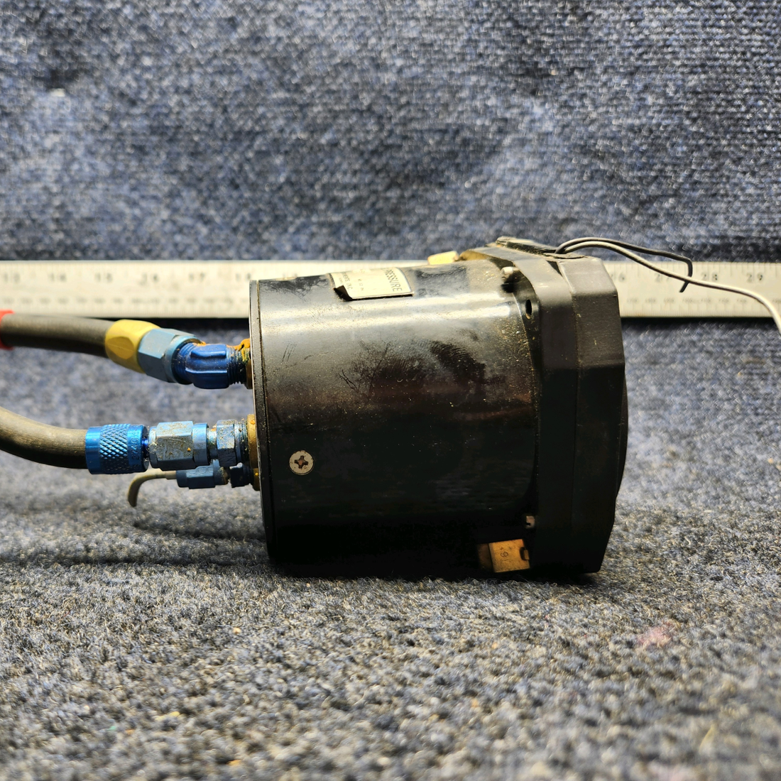 Used aircraft parts for sale, 6080-691 United Instruments Beechcraft F33A MAN / FUEL PRESSURE