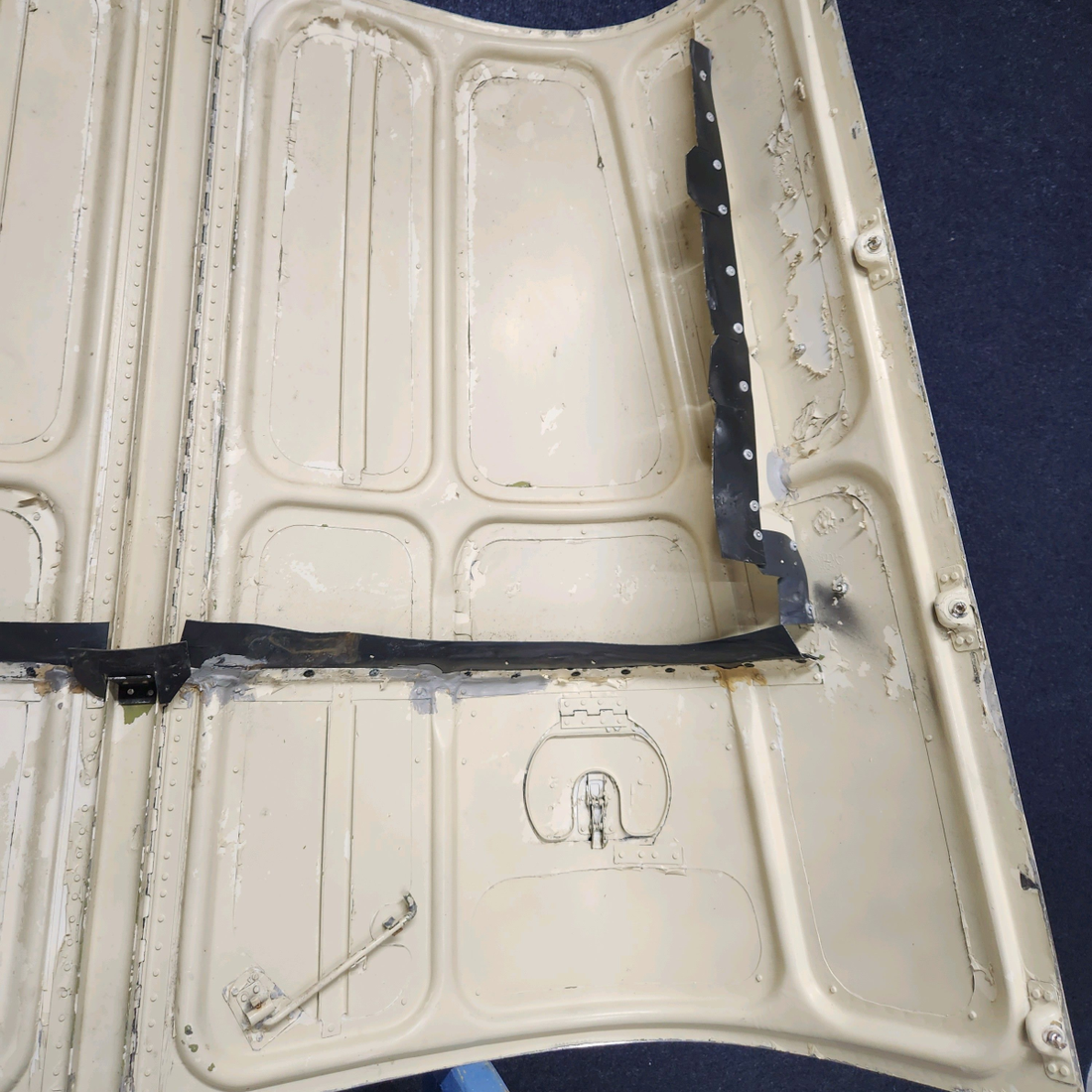 Used aircraft parts for sale, 35-910160 BEECHCRAFT F35 ENGINE COWLING ASSY W/ CENTER HINGE