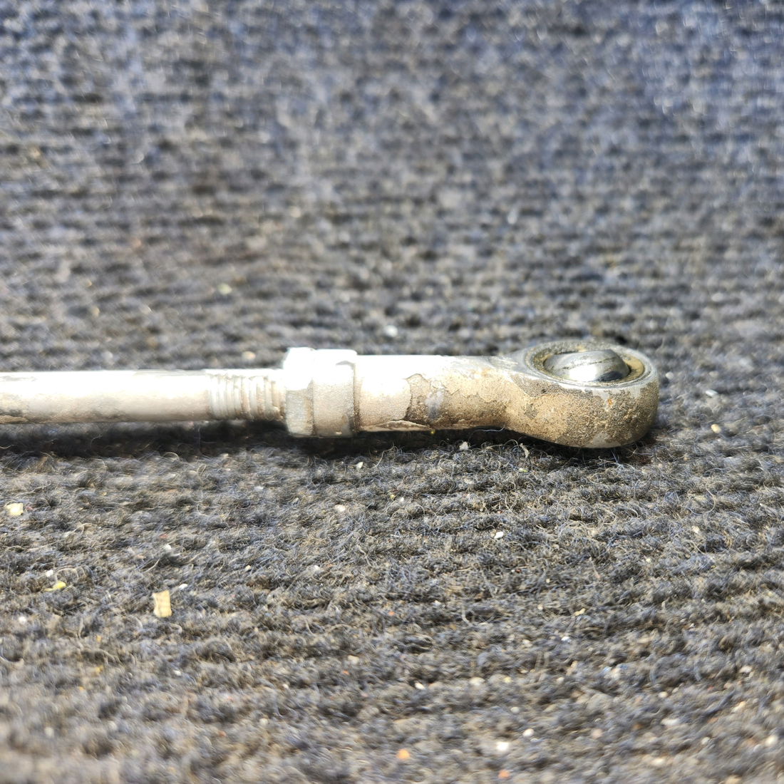 Used aircraft parts for sale, 0523218 Cessna 182G Aileron Push Pull Rod Assembly