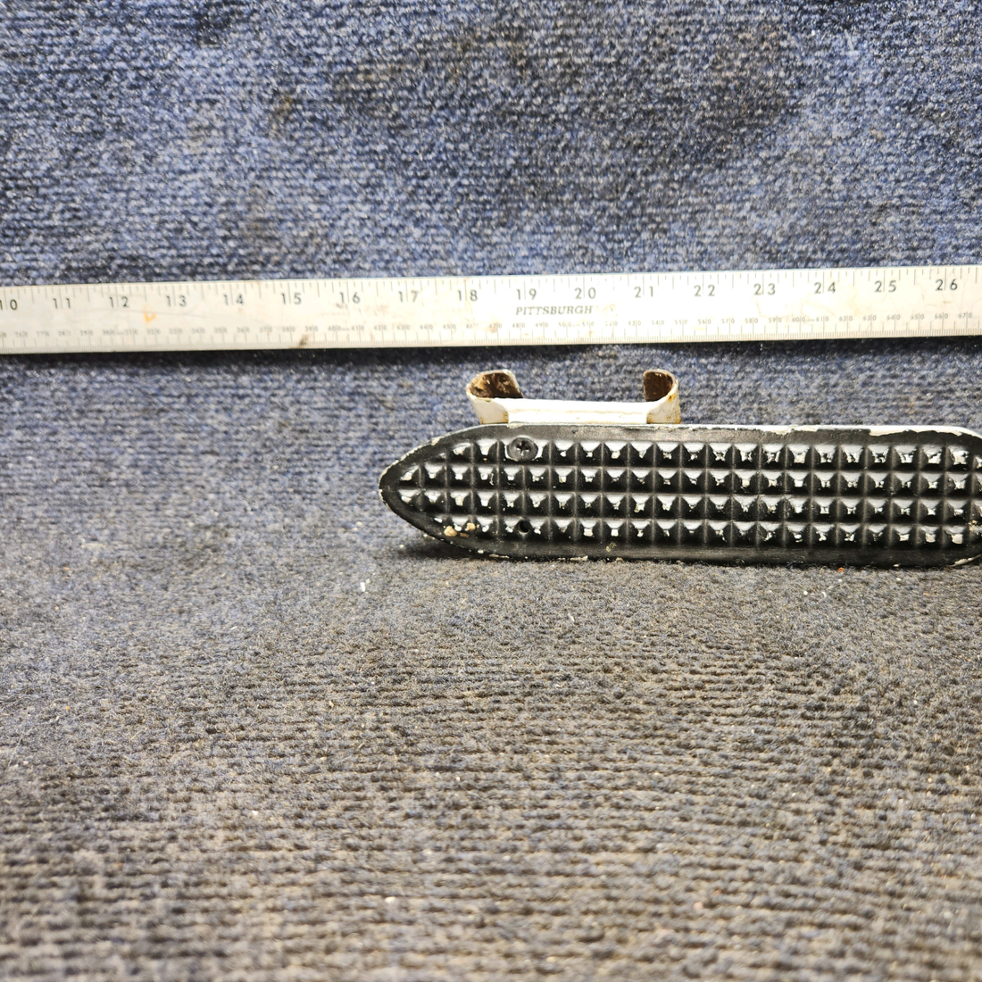 Used aircraft parts for sale, 0541155-2, 0541154-1 Cessna 172 R/H Main Gear Entrance Bracket w Step