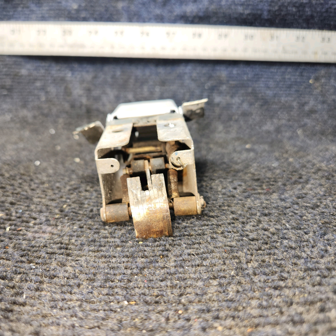 Used aircraft parts for sale, 79434-000 Piper PA-28-140 Cabin Door Latch Assembly